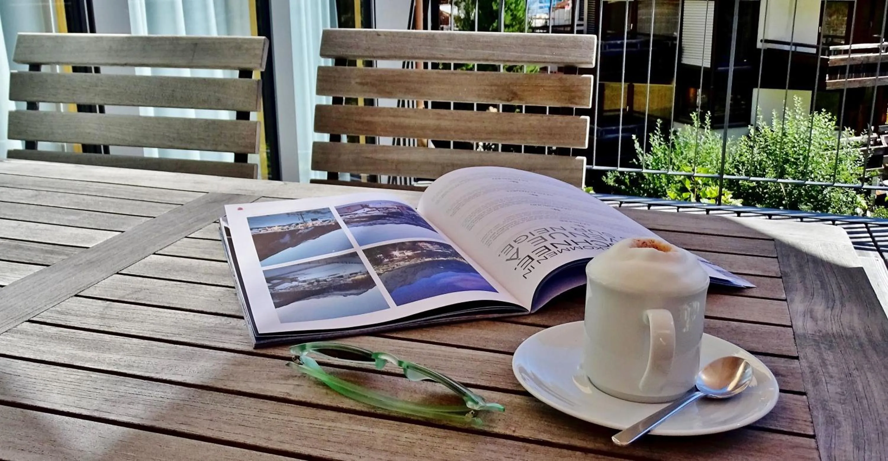 Garden in Elite Alpine Lodge - Apart & Breakfast