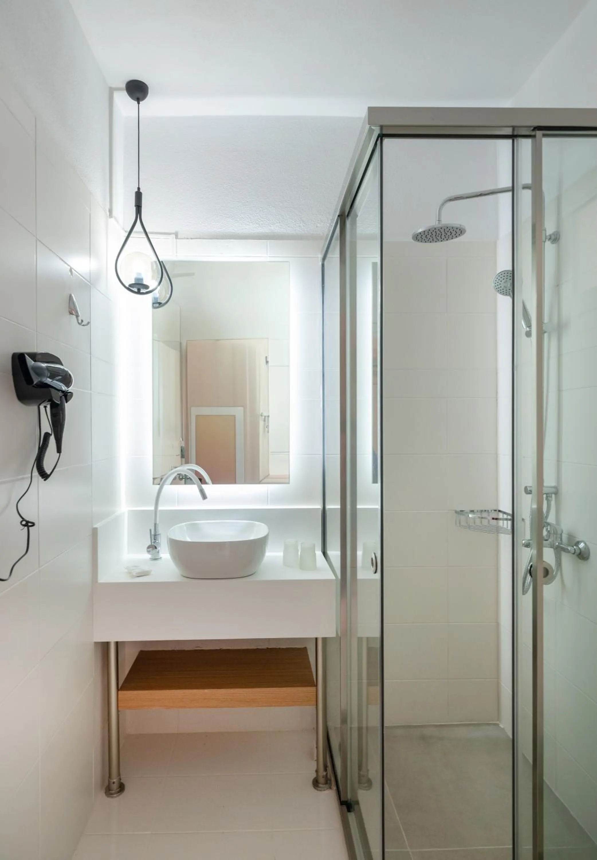 Shower in Calypso Hotel