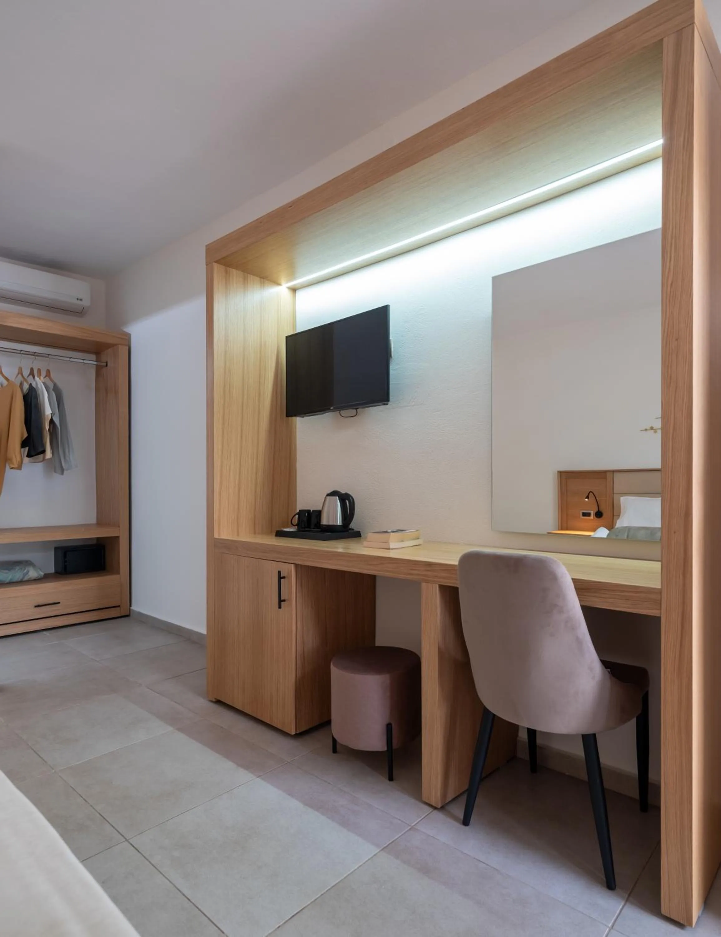 TV and multimedia in Calypso Hotel