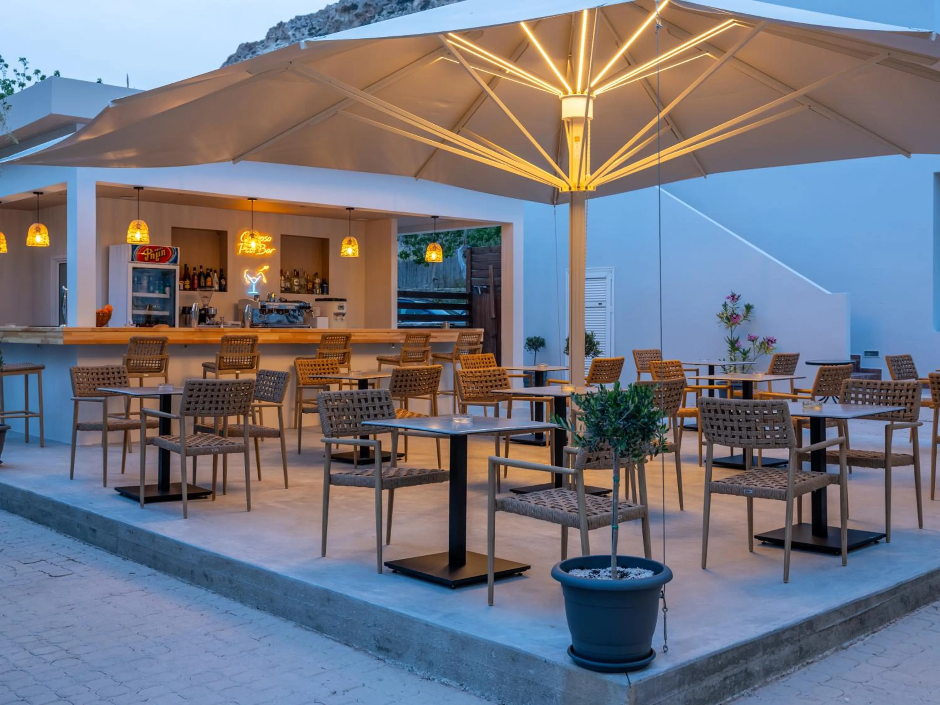 Restaurant/places to eat in Calypso Hotel