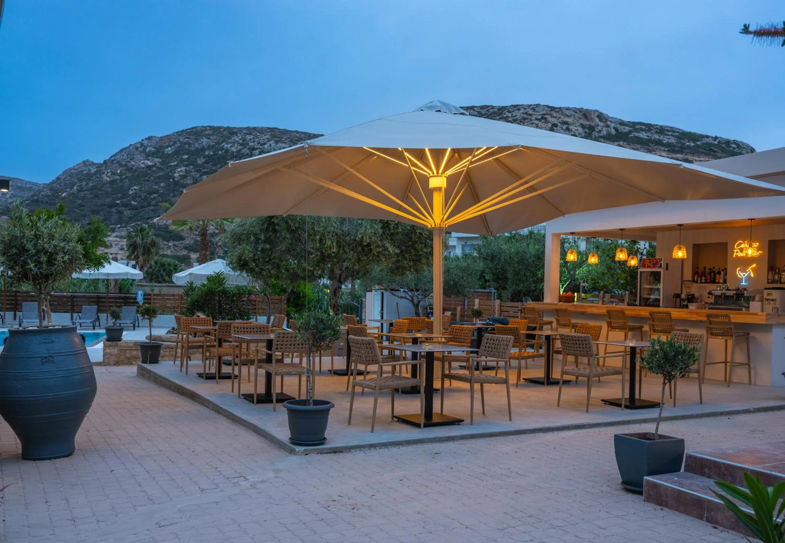 Restaurant/places to eat in Calypso Hotel