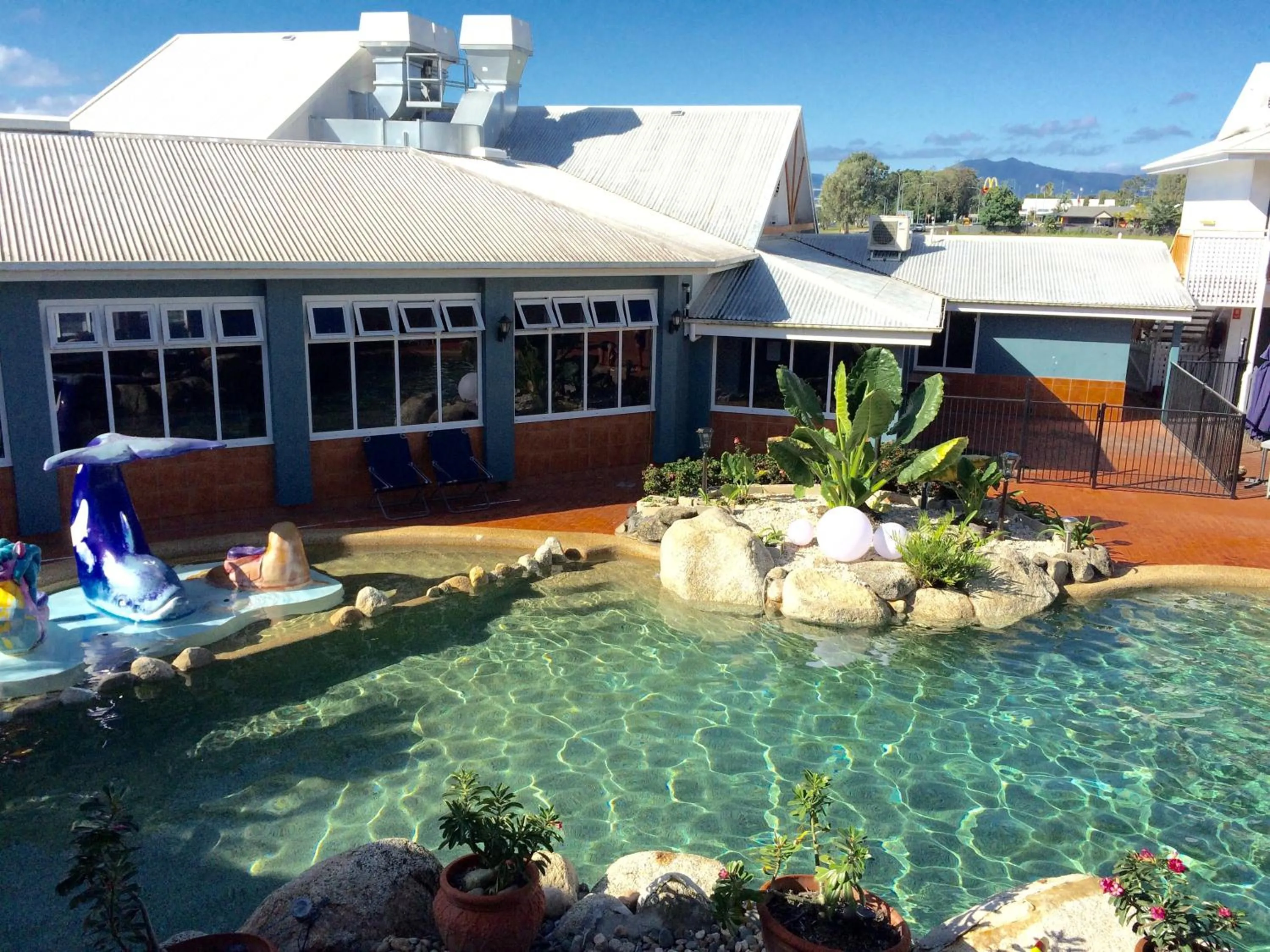 Swimming pool in South Cairns Resort