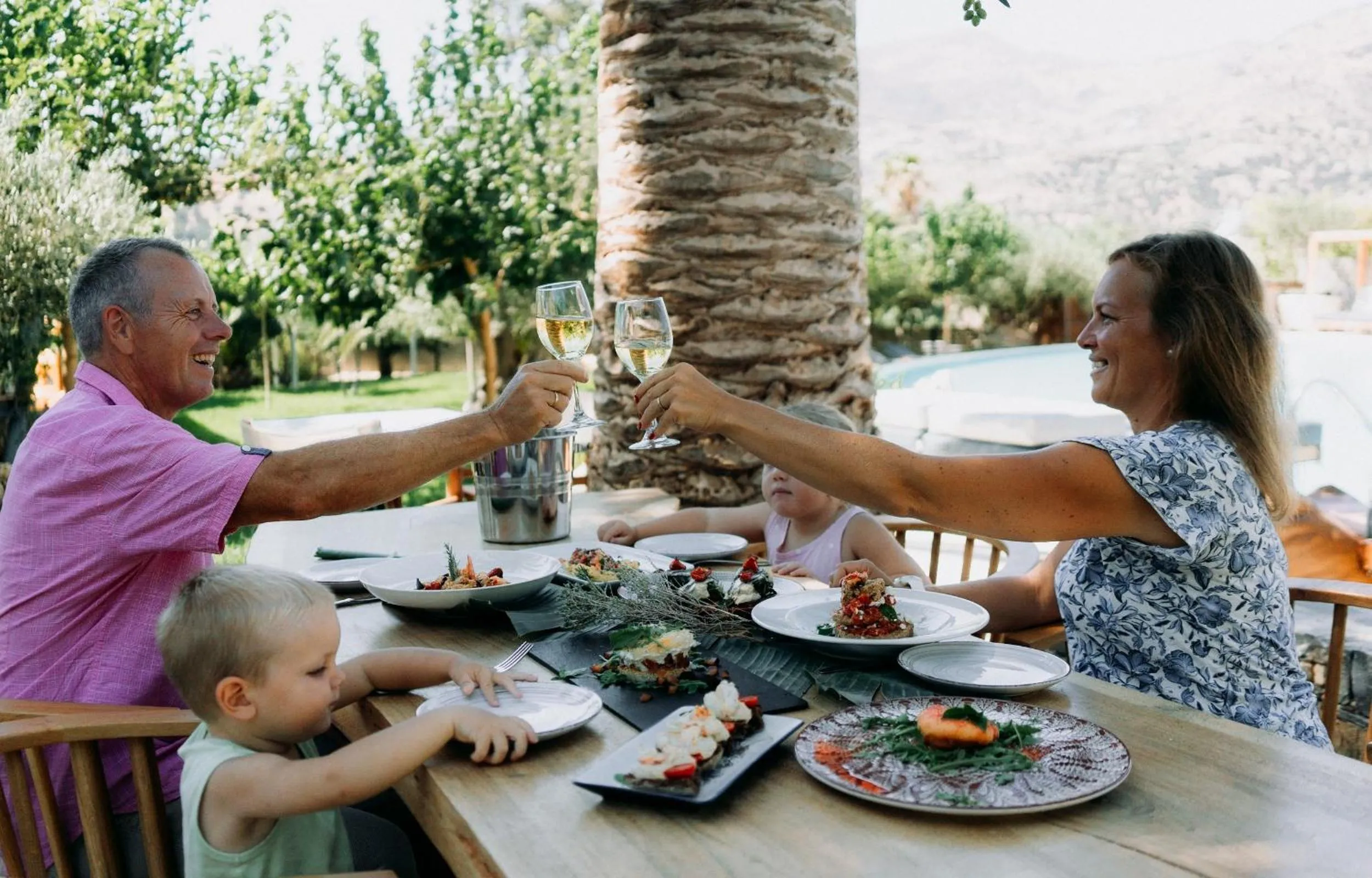 Food and drinks in Paralos Irini Mare