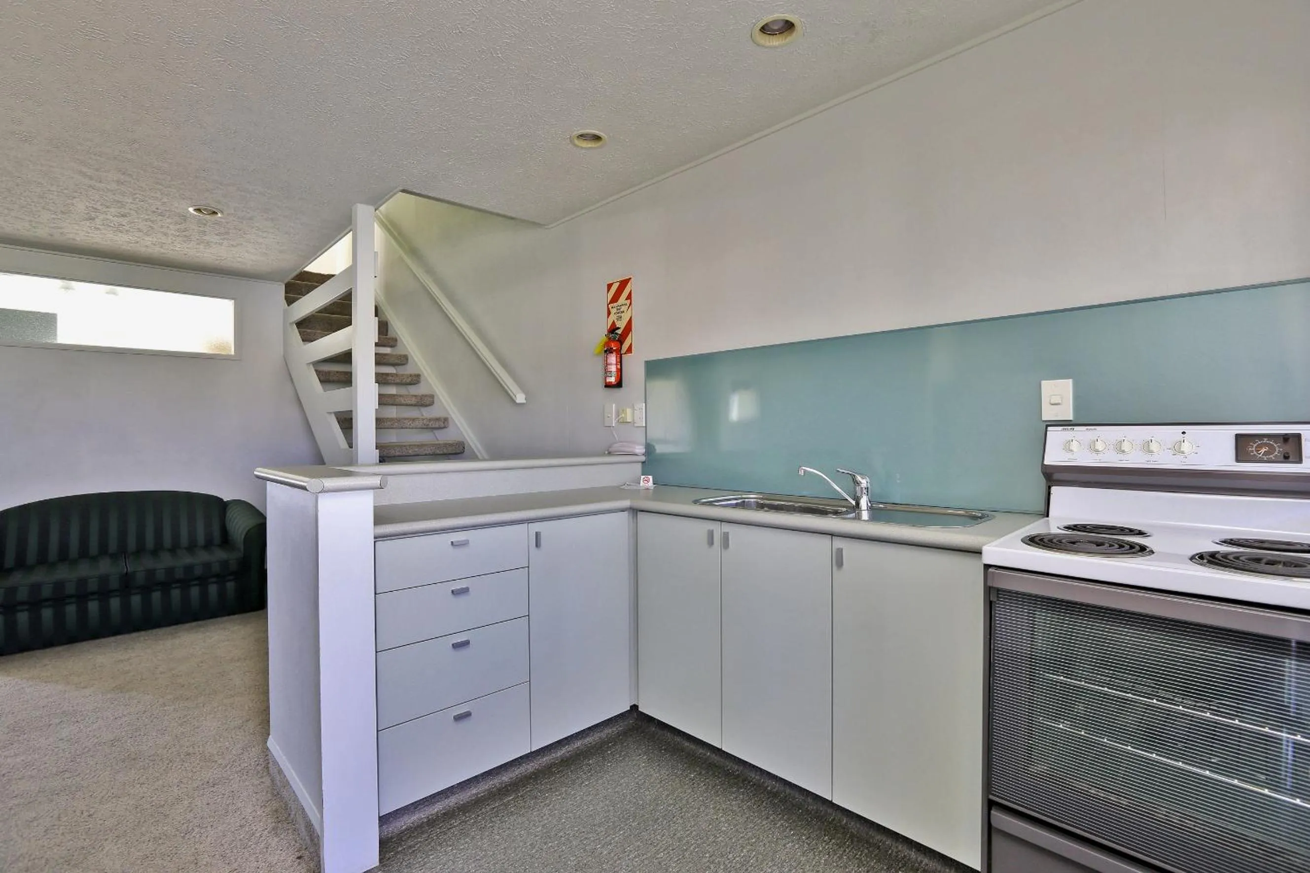 Coffee/tea facilities in Edgewater Motor Lodge