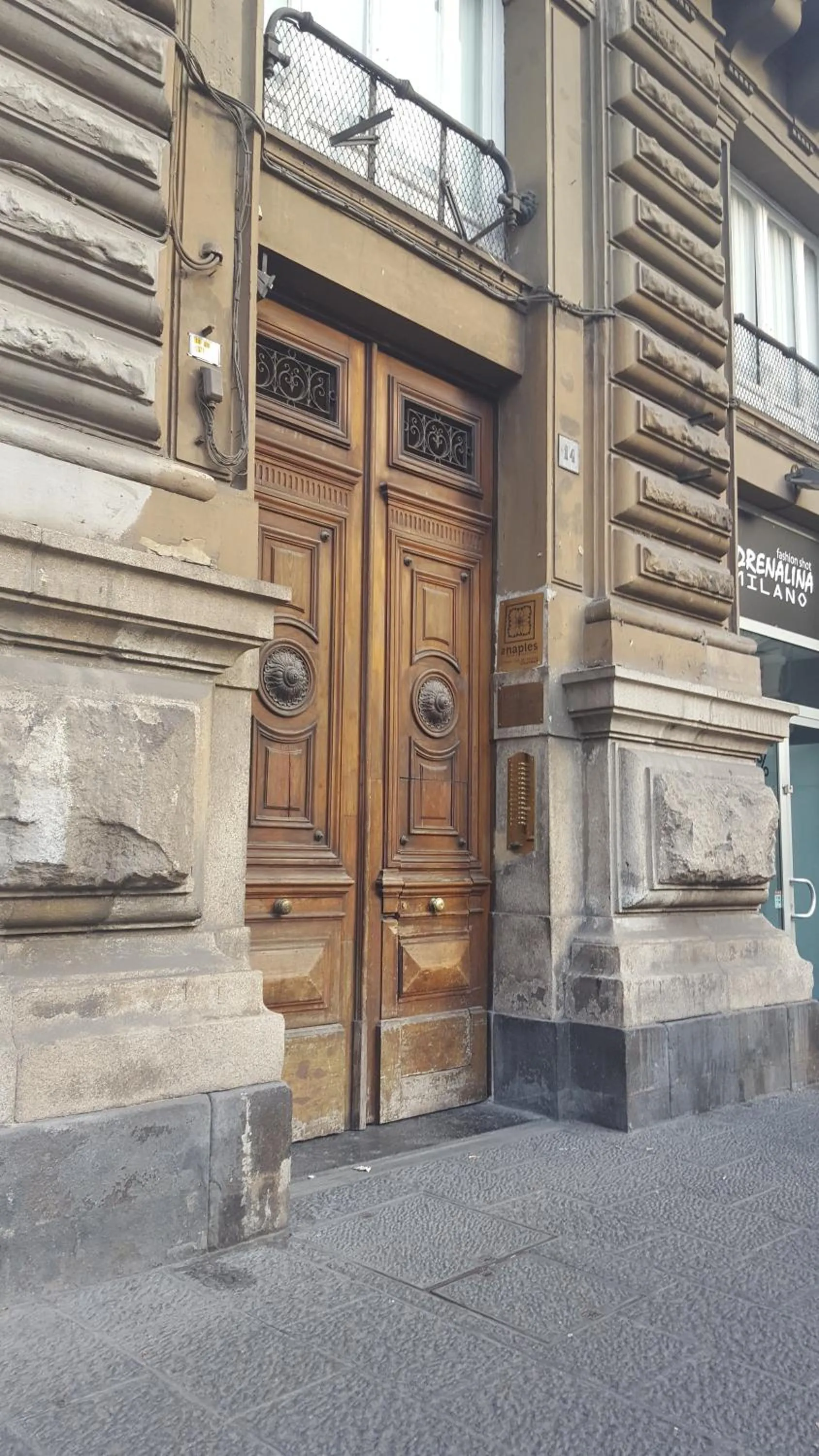 Property building in 2Naples Rooms