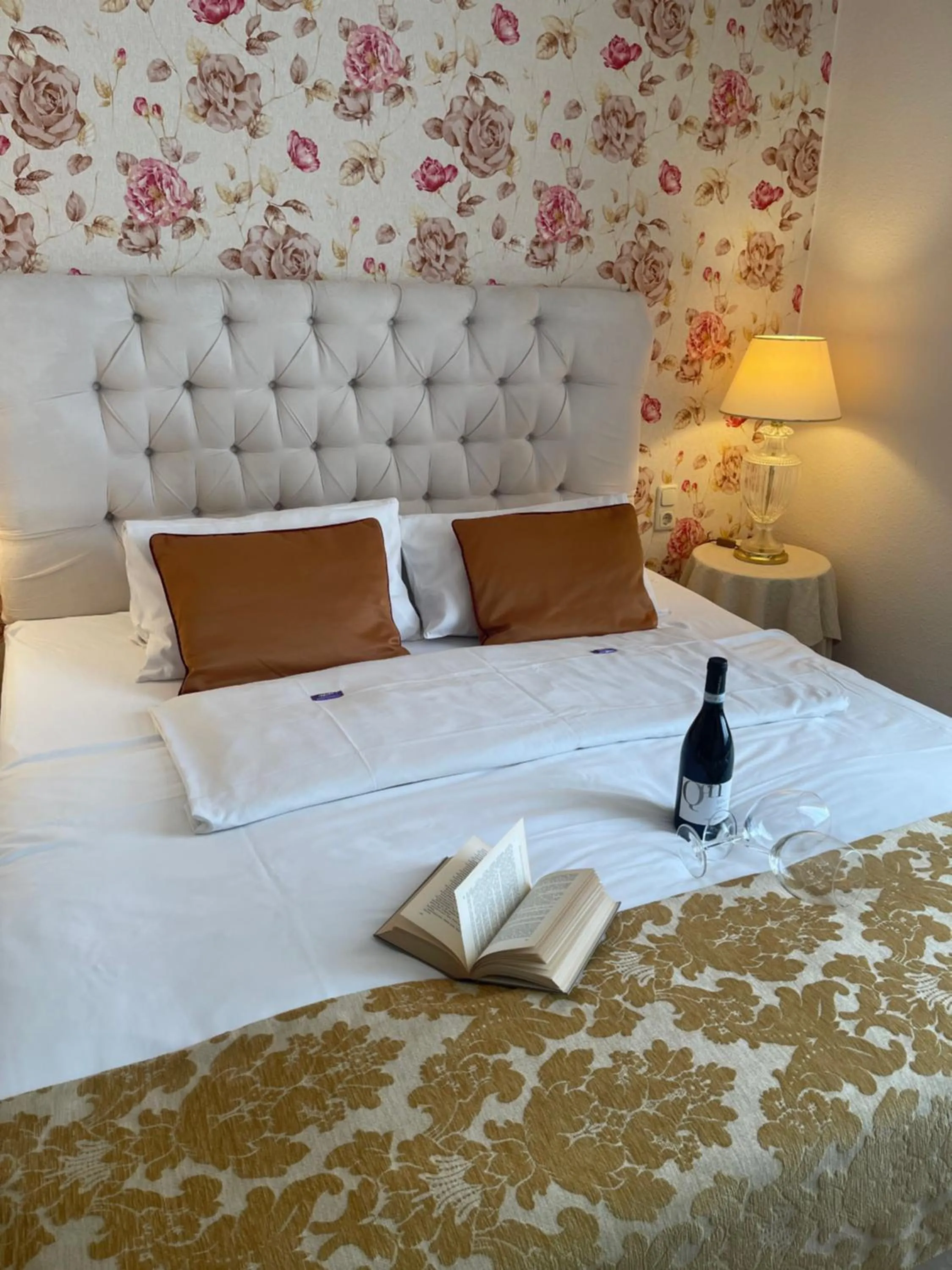 Photo of the whole room, Bed in In Piazza