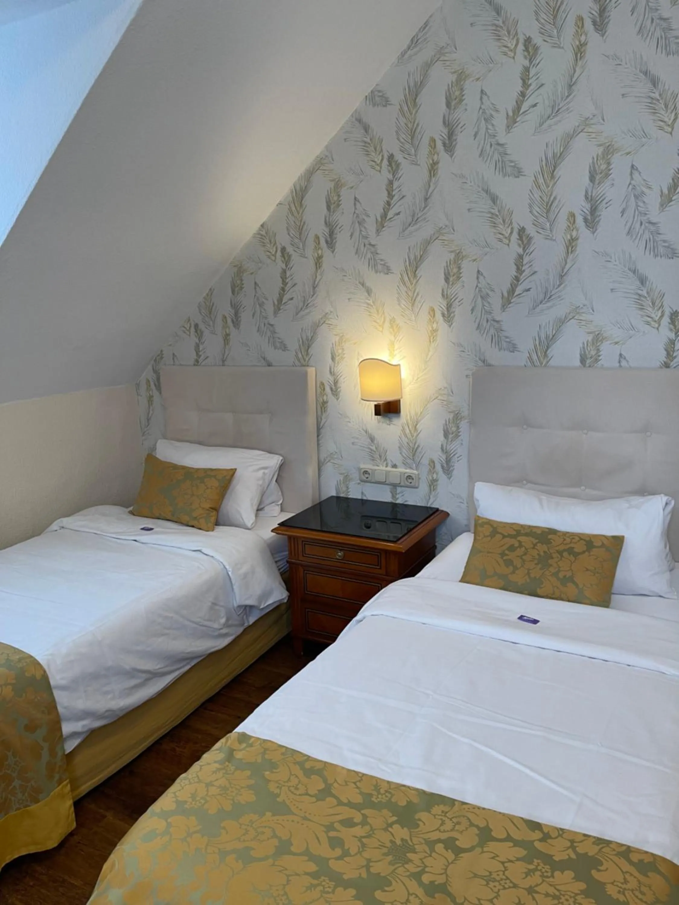 Bedroom, Bed in In Piazza