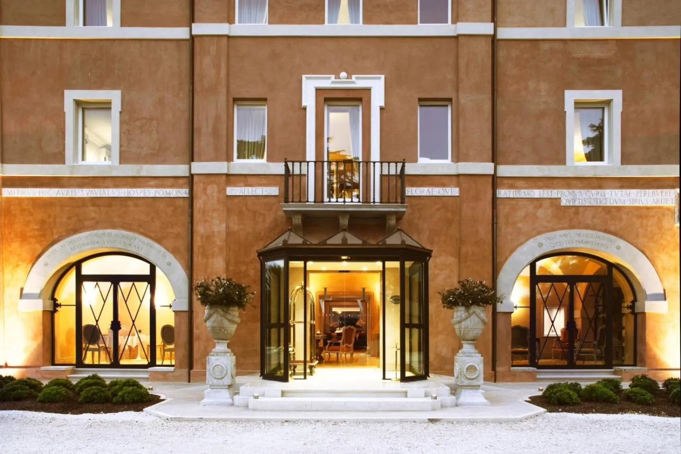 Facade/entrance in Villa Lattanzi