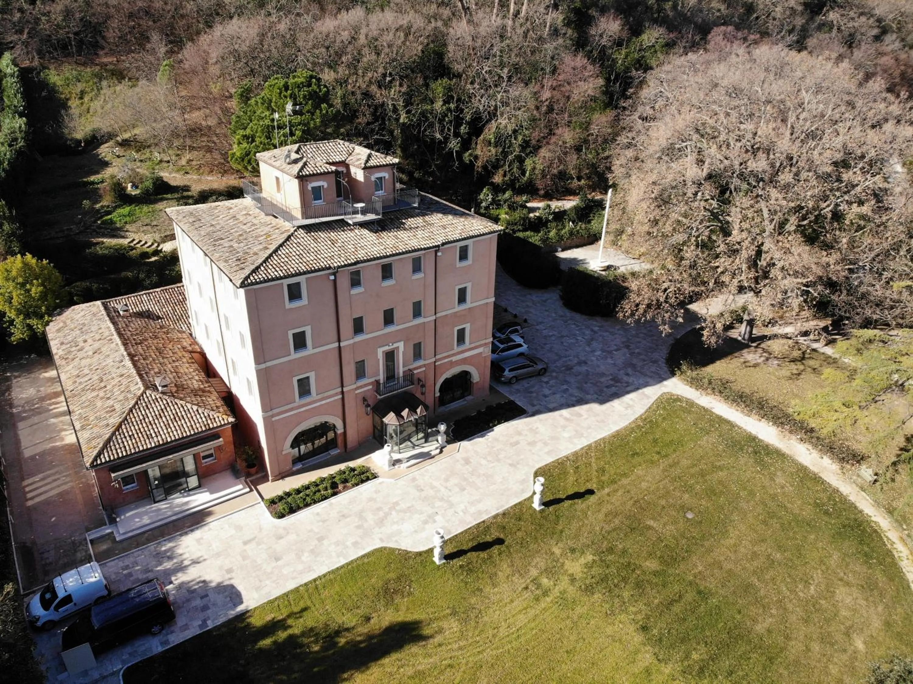 Property building in Villa Lattanzi