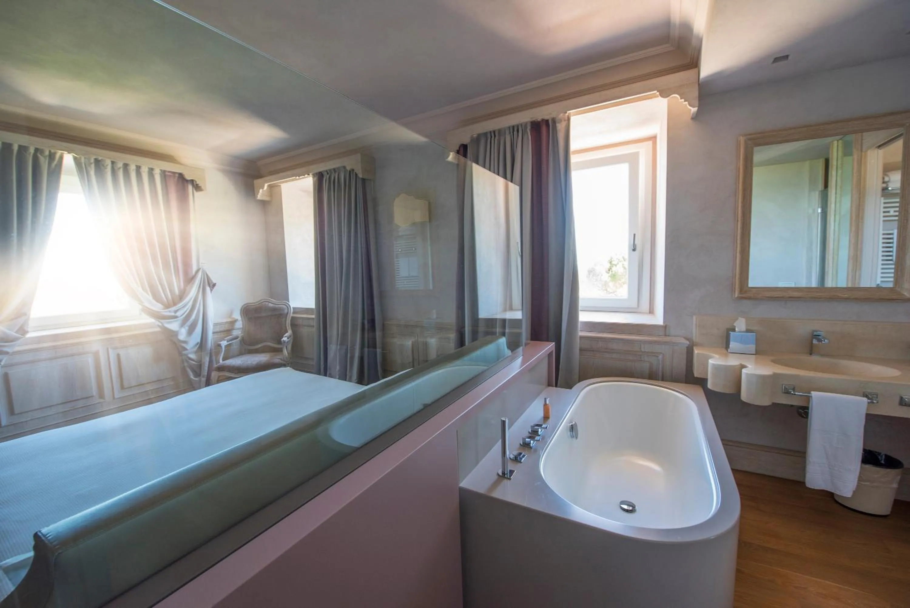 Hot Tub, Bed in Villa Lattanzi