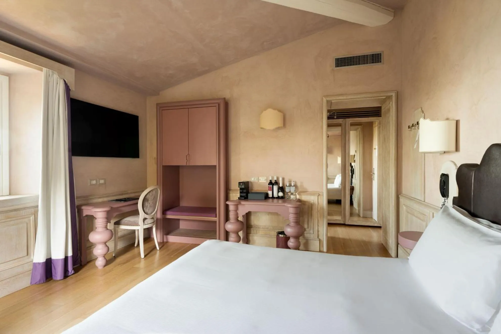 View (from property/room), Bed in Villa Lattanzi