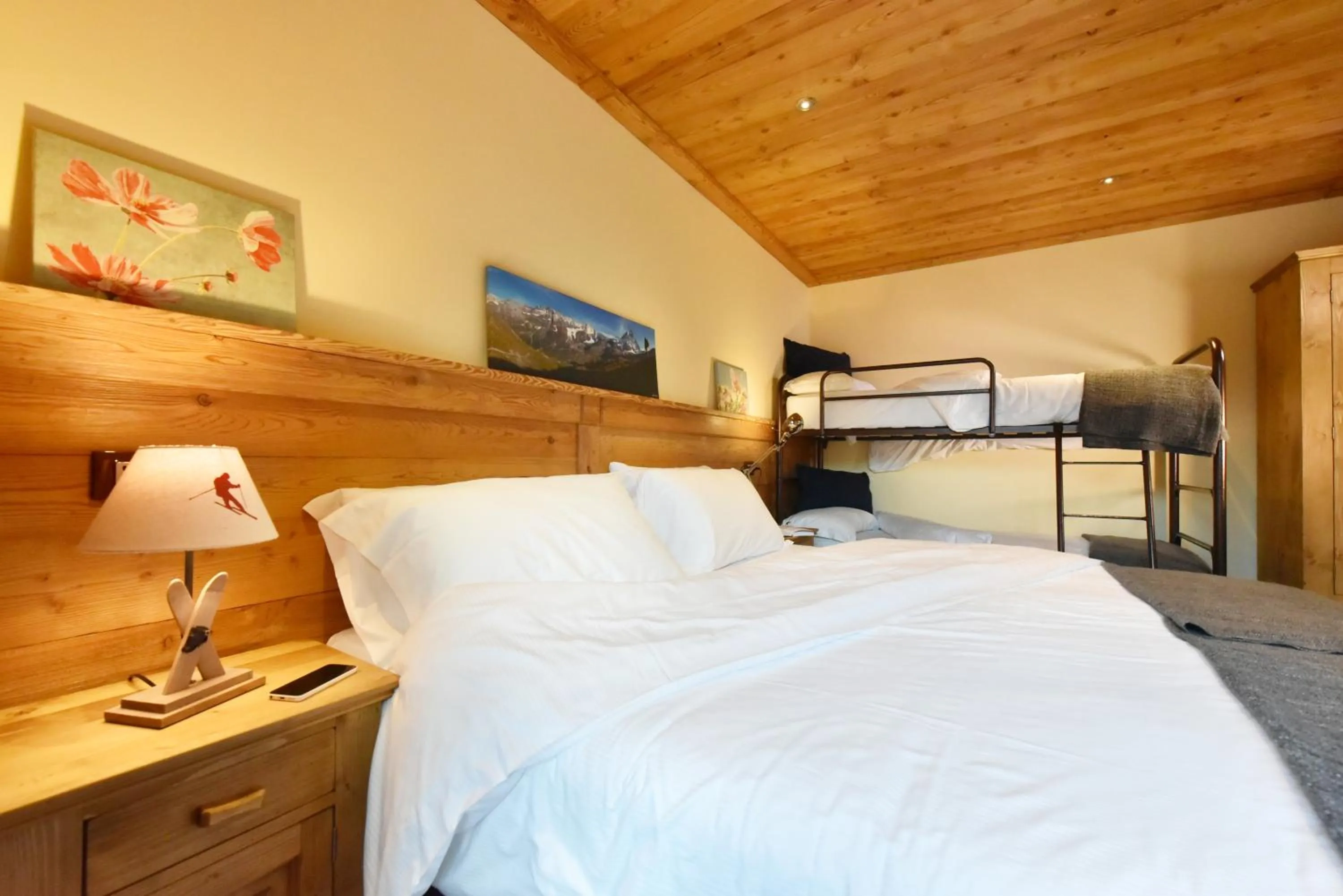 Photo of the whole room, Bed in Miramonti