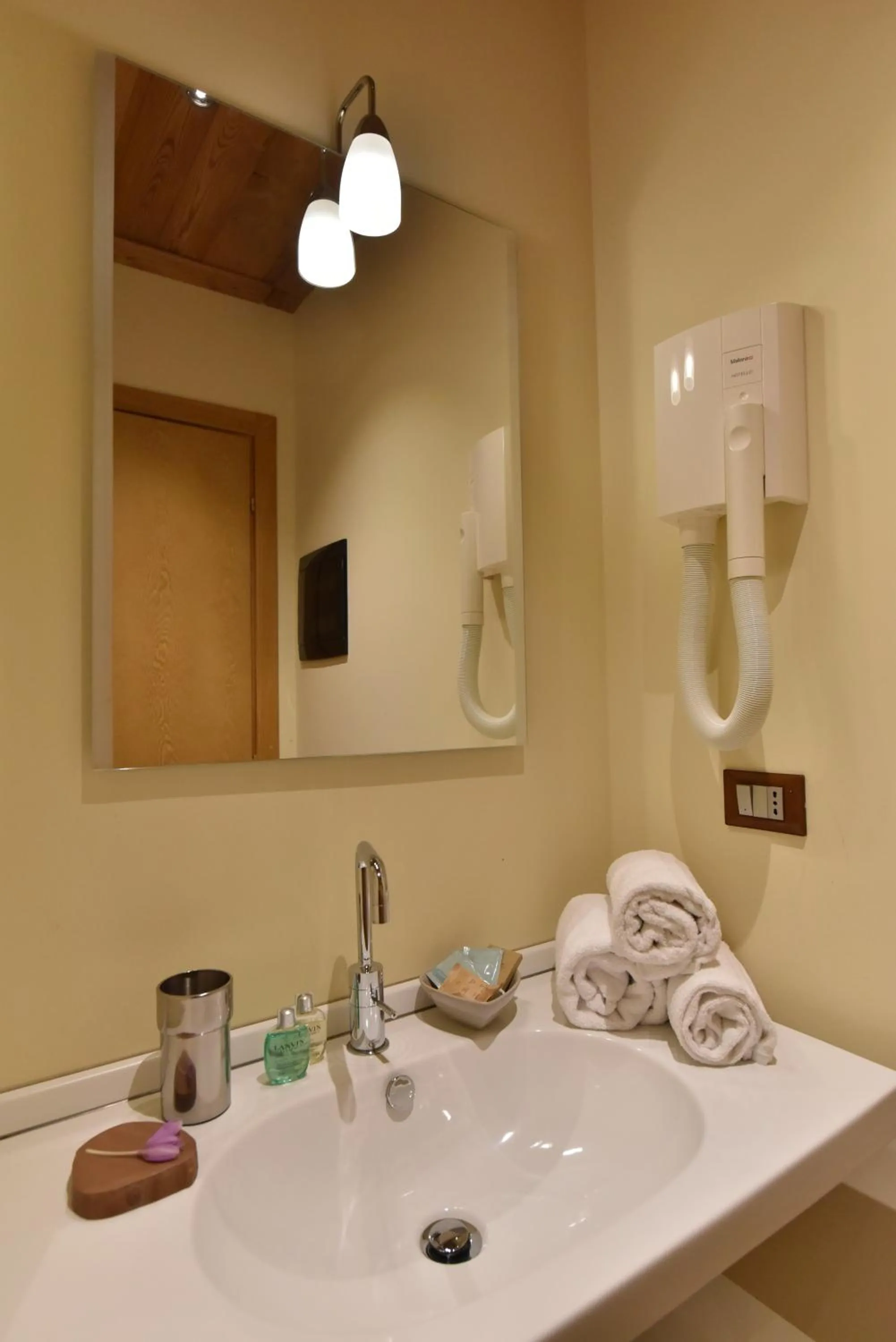 Bathroom in Miramonti