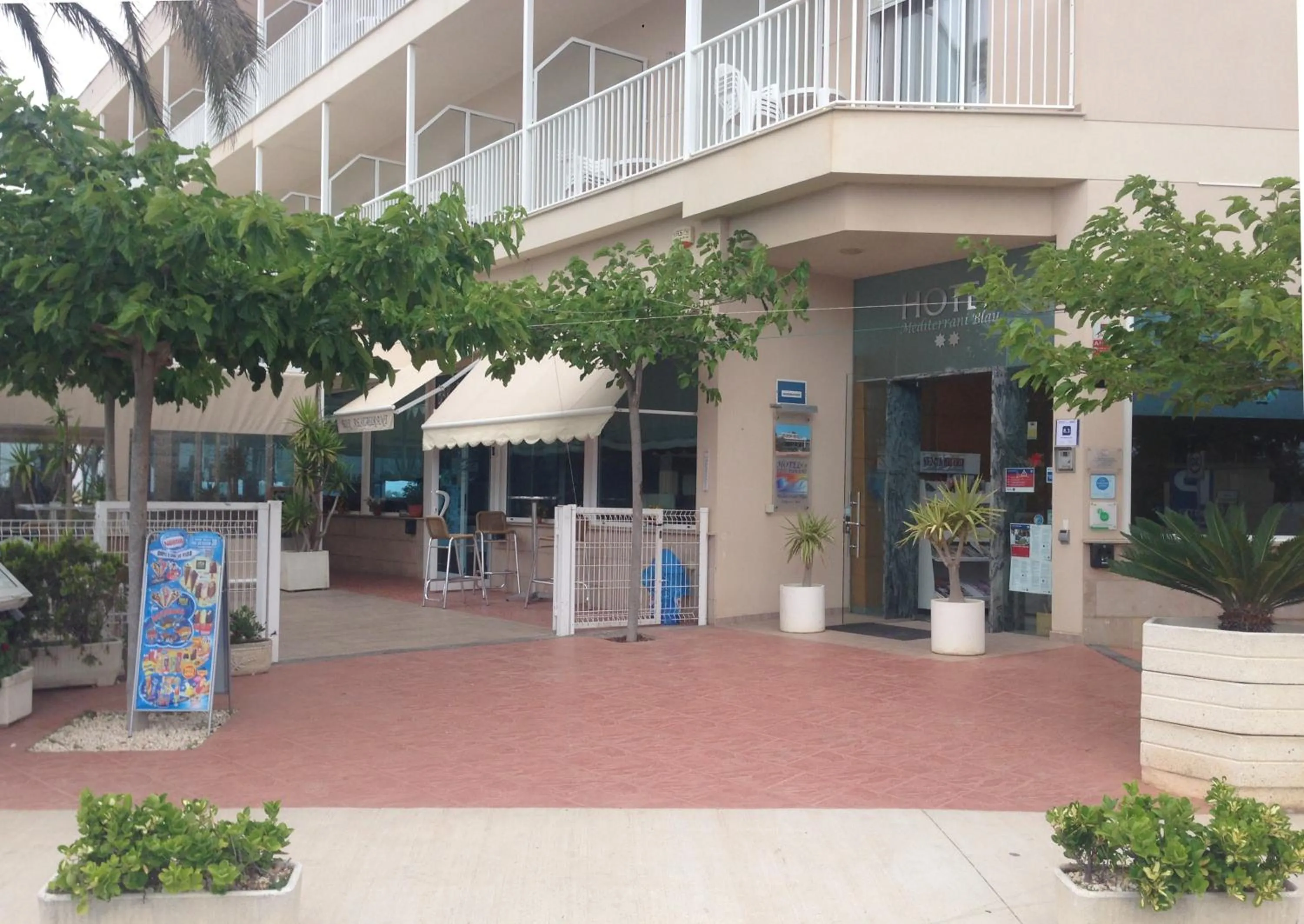 Facade/entrance in Hotel Mediterrani Blau