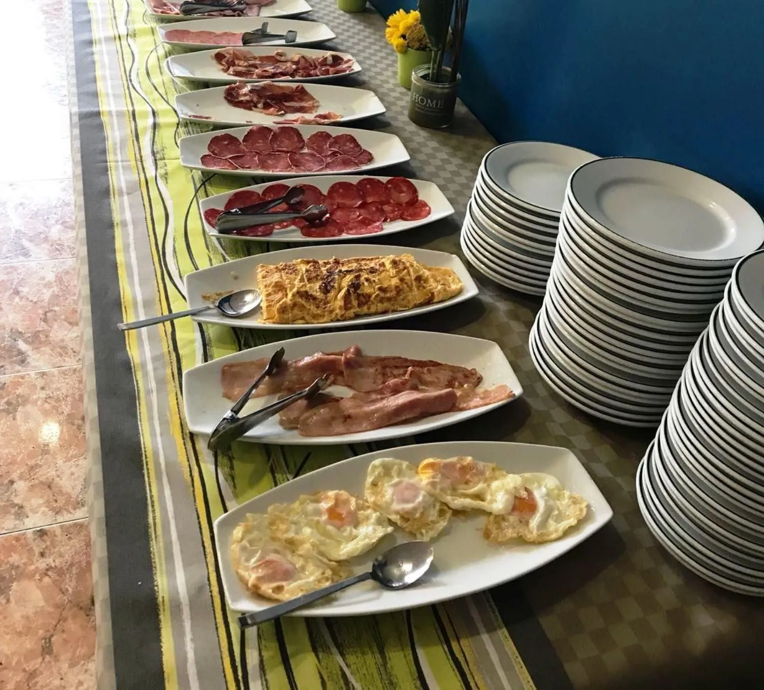 Breakfast in Hotel Mediterrani Blau