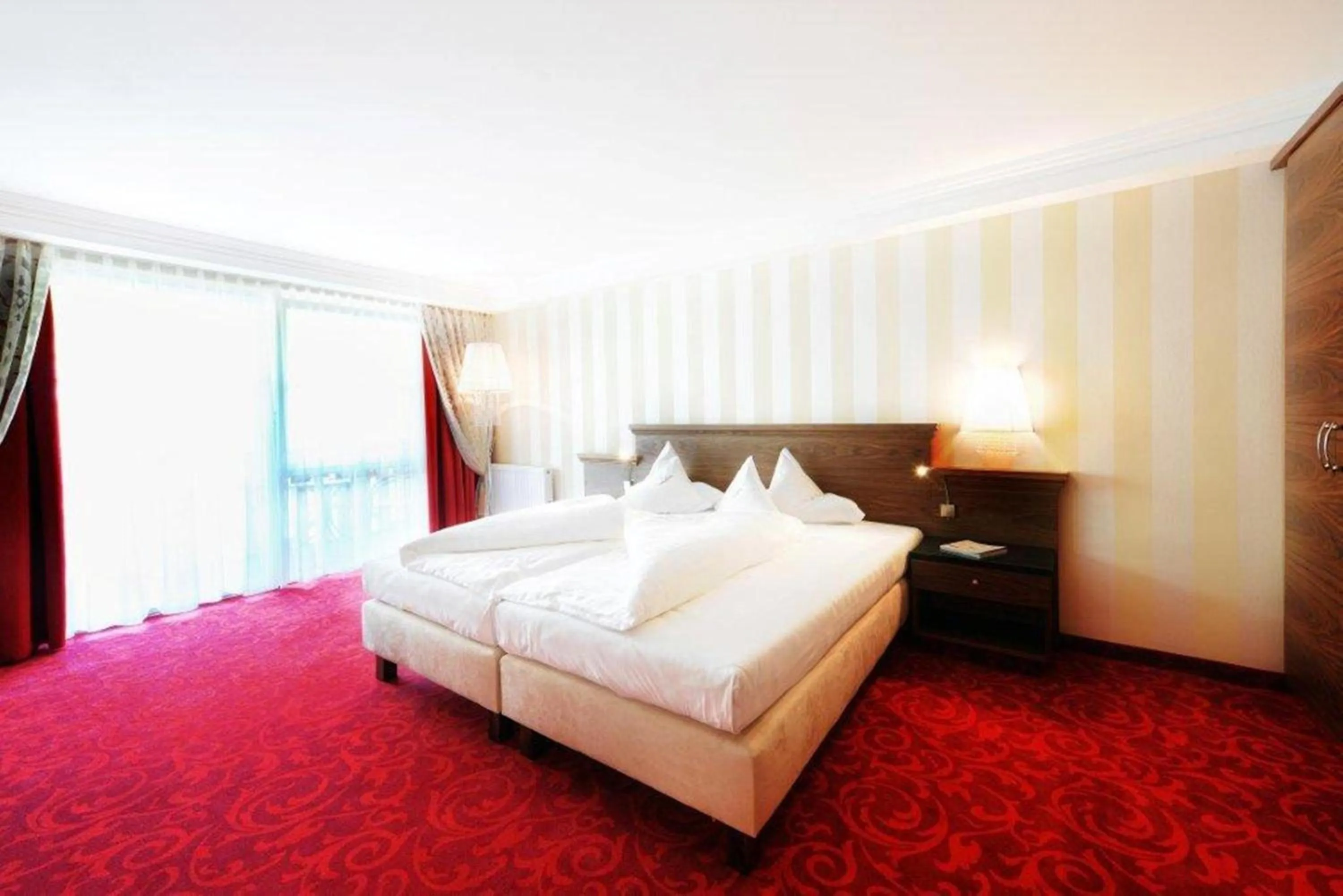 Bedroom, Bed in Wellnesshotel Cervosa