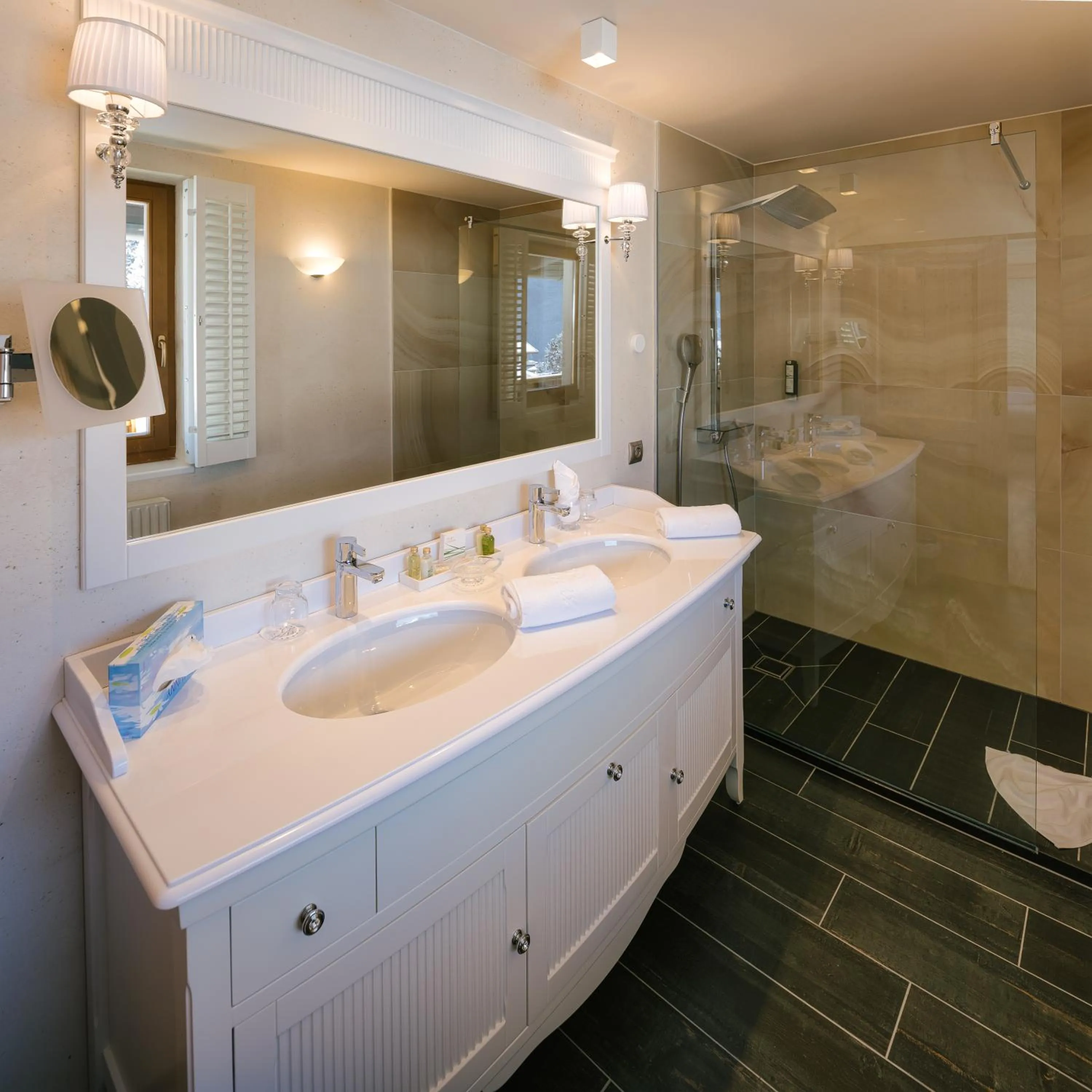 Bathroom in Wellnesshotel Cervosa