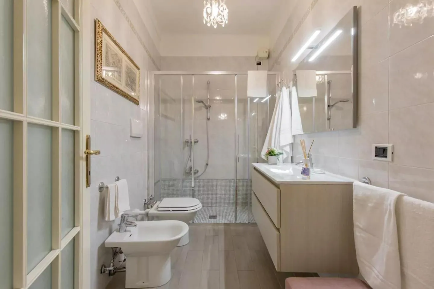 Shower in Domus Verona - Incantevole residenza difronte a casa Giulietta