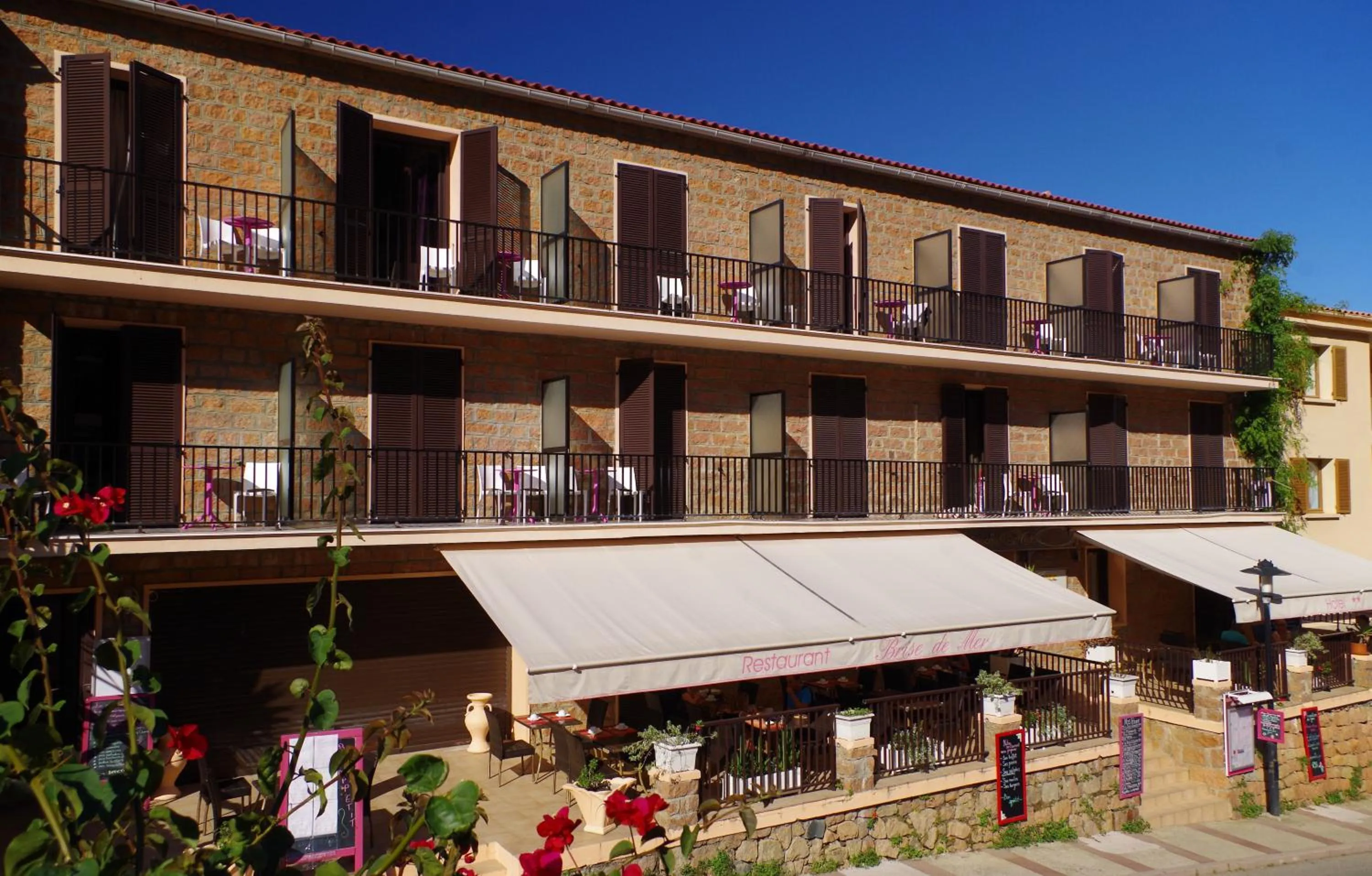 Property building in Brise de Mer