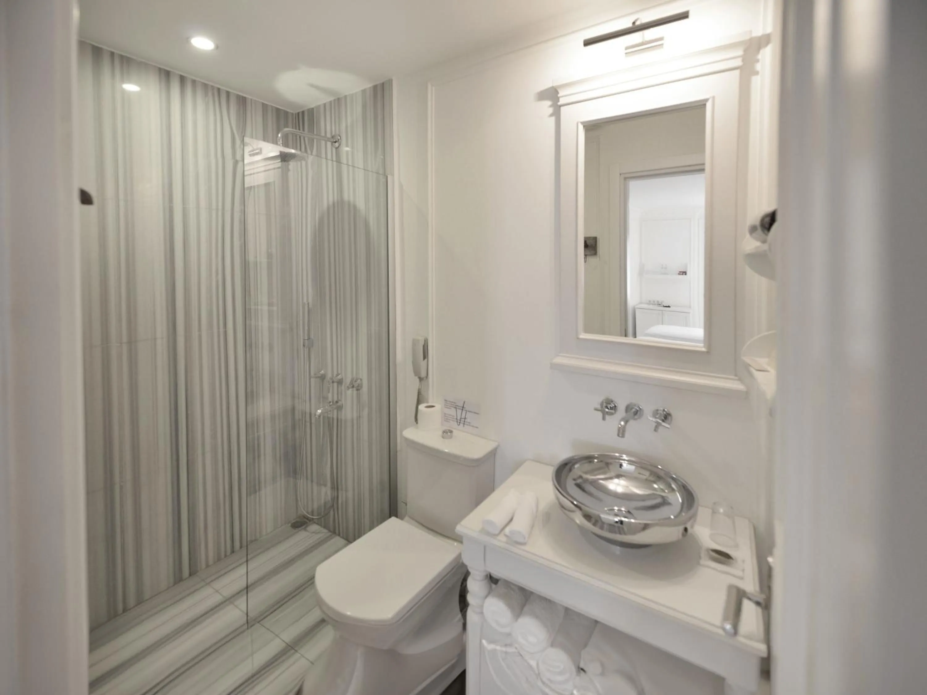 Shower in Vintage Alacati