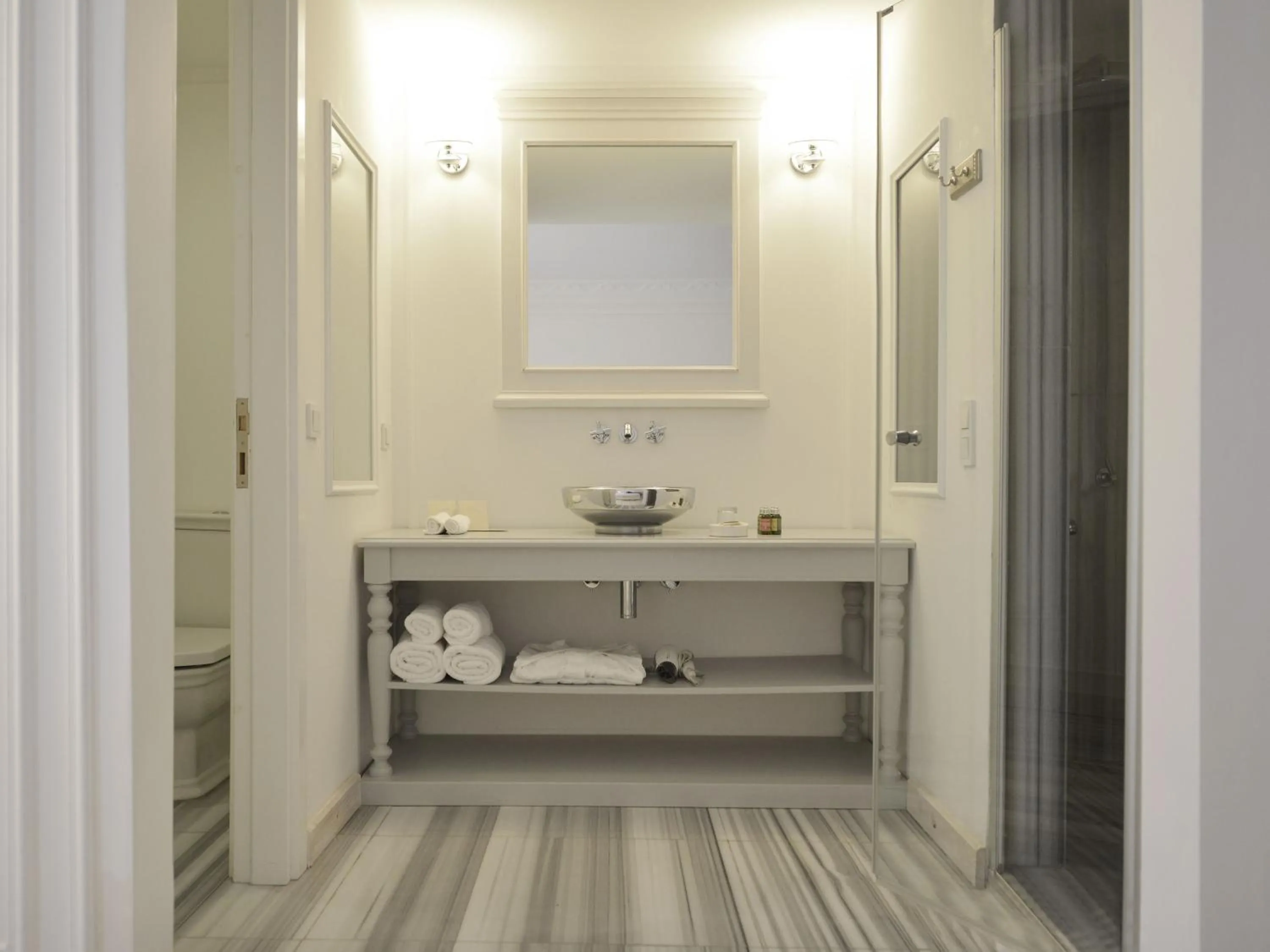 Bathroom in Vintage Alacati