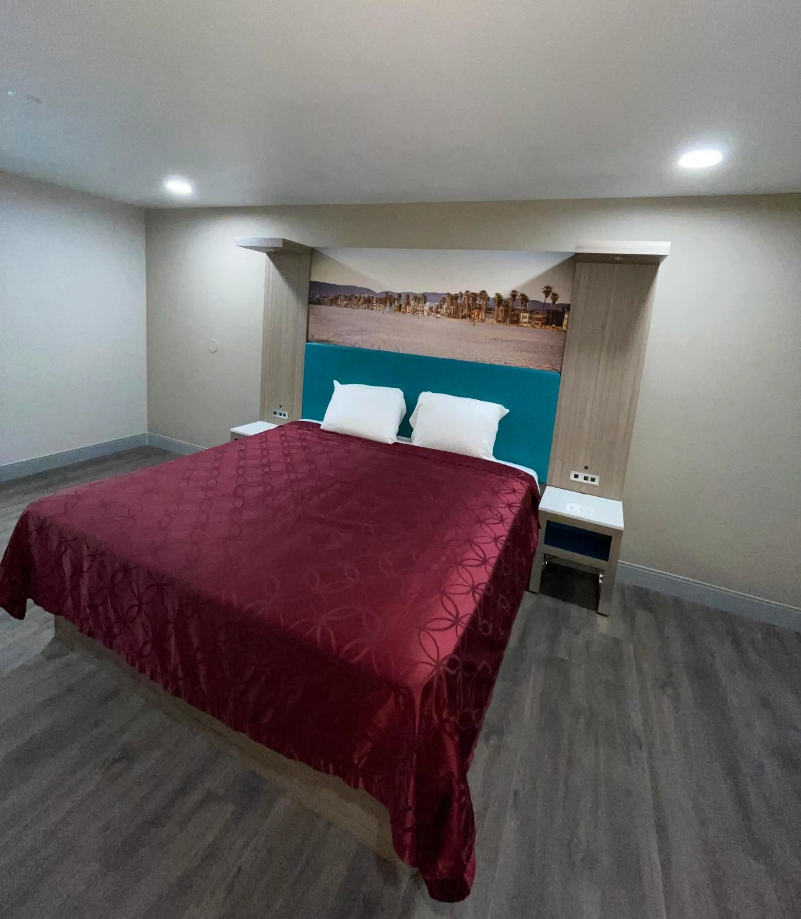 Bed in New Star Inn El Monte, CA - Los Angeles