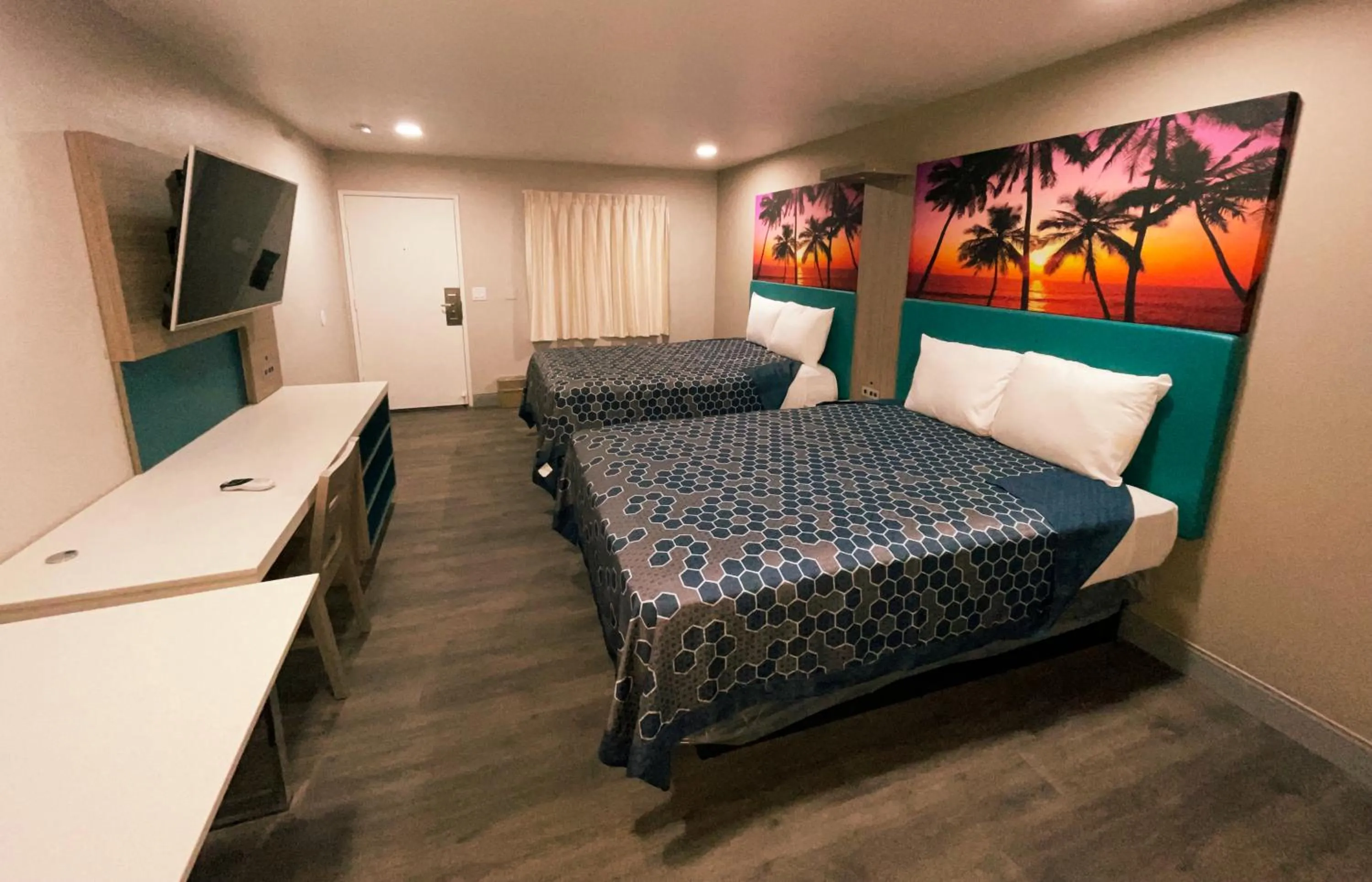 Bed in New Star Inn El Monte, CA - Los Angeles