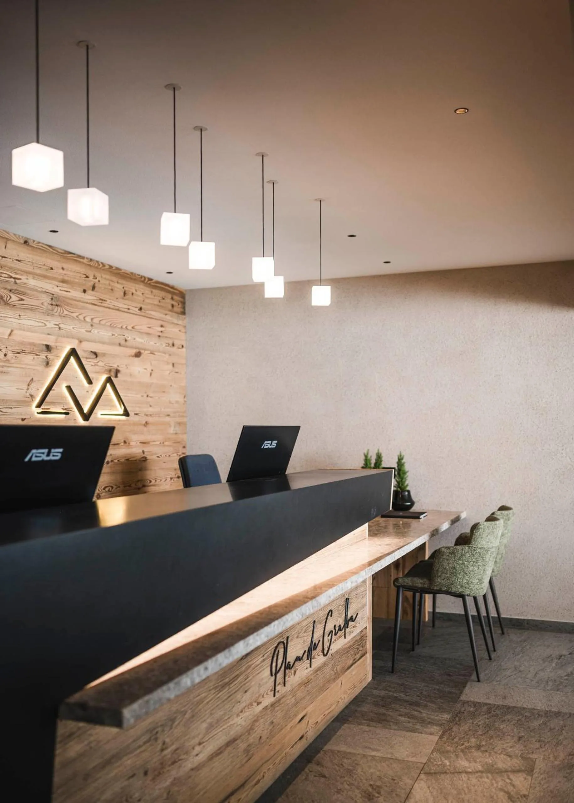 Lobby or reception in Hotel Plan de Gralba - das Berghotel