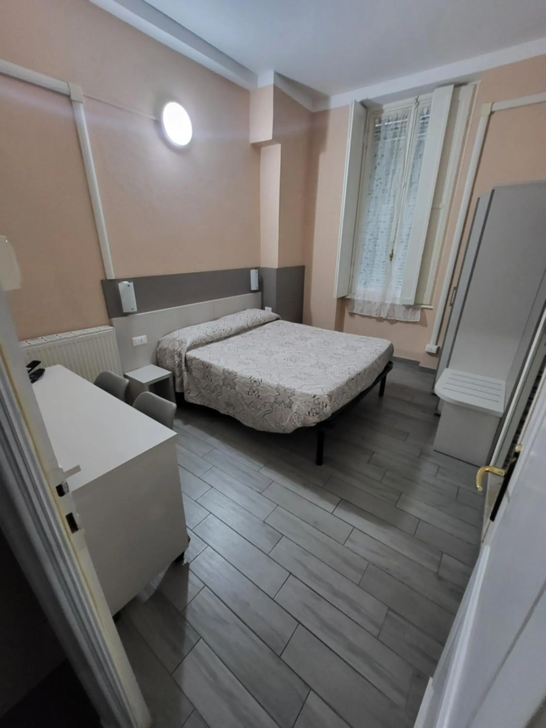 Double Room with Private Bathroom in Hotel Barone Double Room with Private Bathroom in Hotel Barone