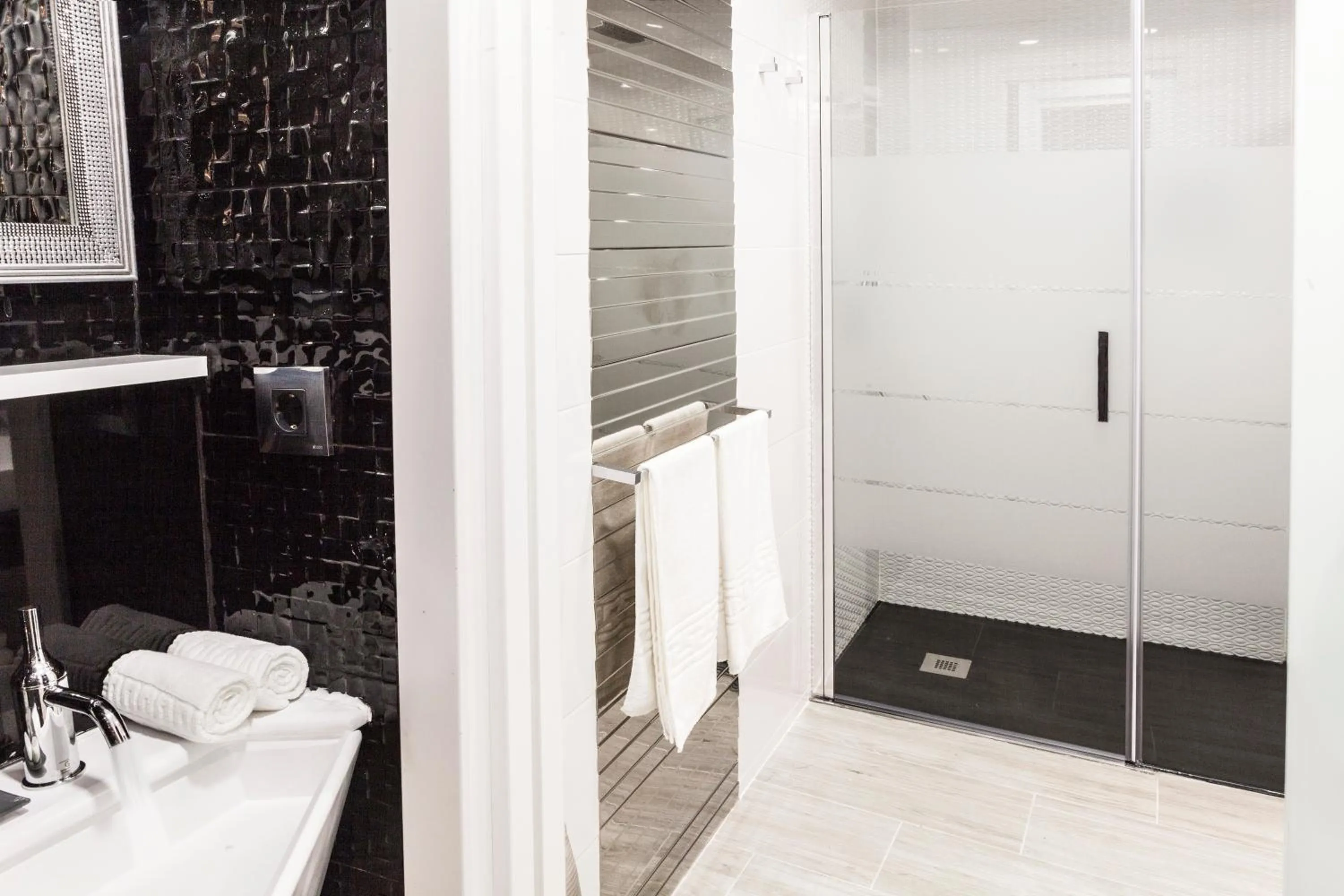 Shower in Wine & Soul Suites