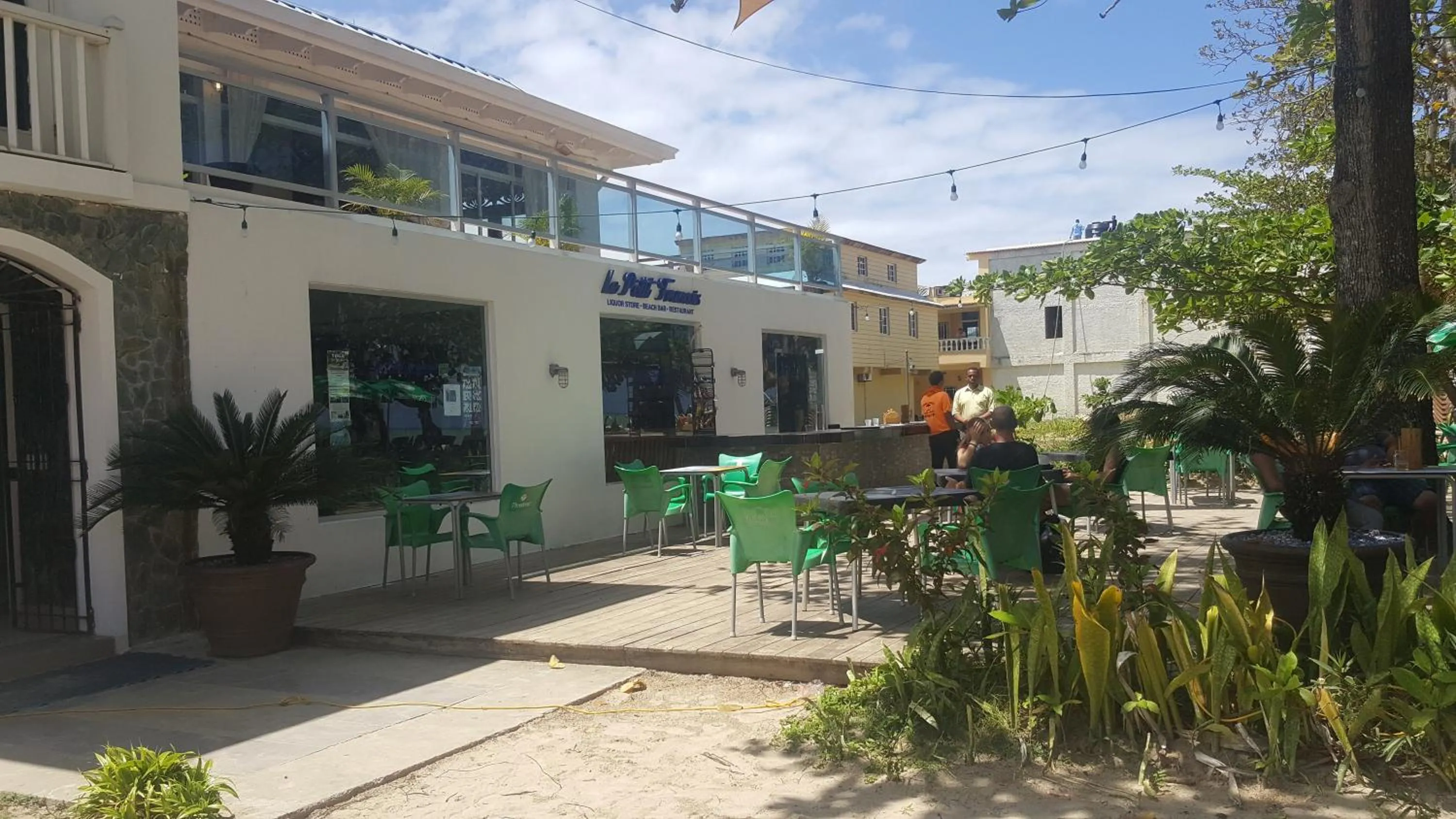 Restaurant/places to eat in Apartamento Costa Azul en El Pueblito