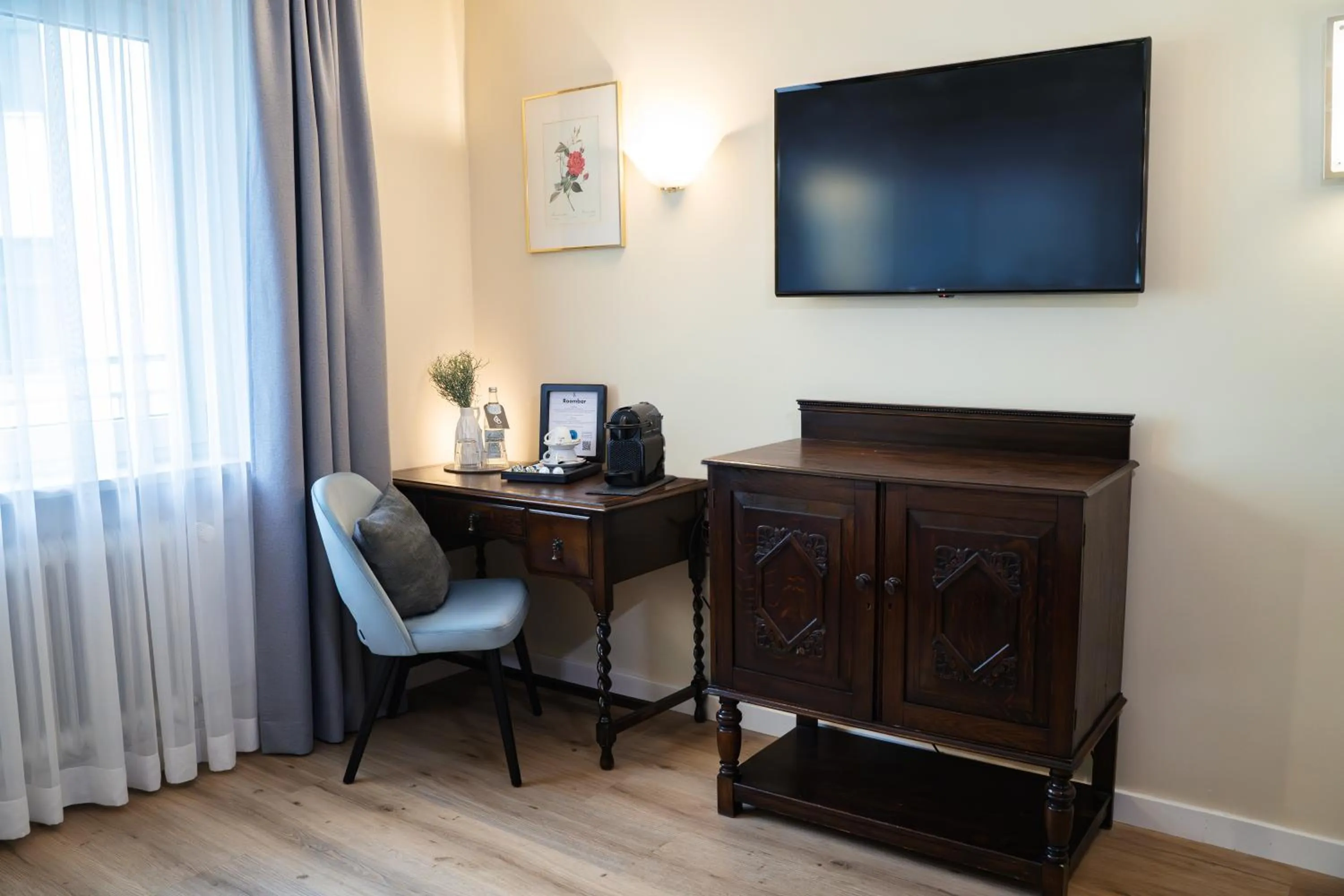 Photo of the whole room in Hotel Altmünchen by Blattl