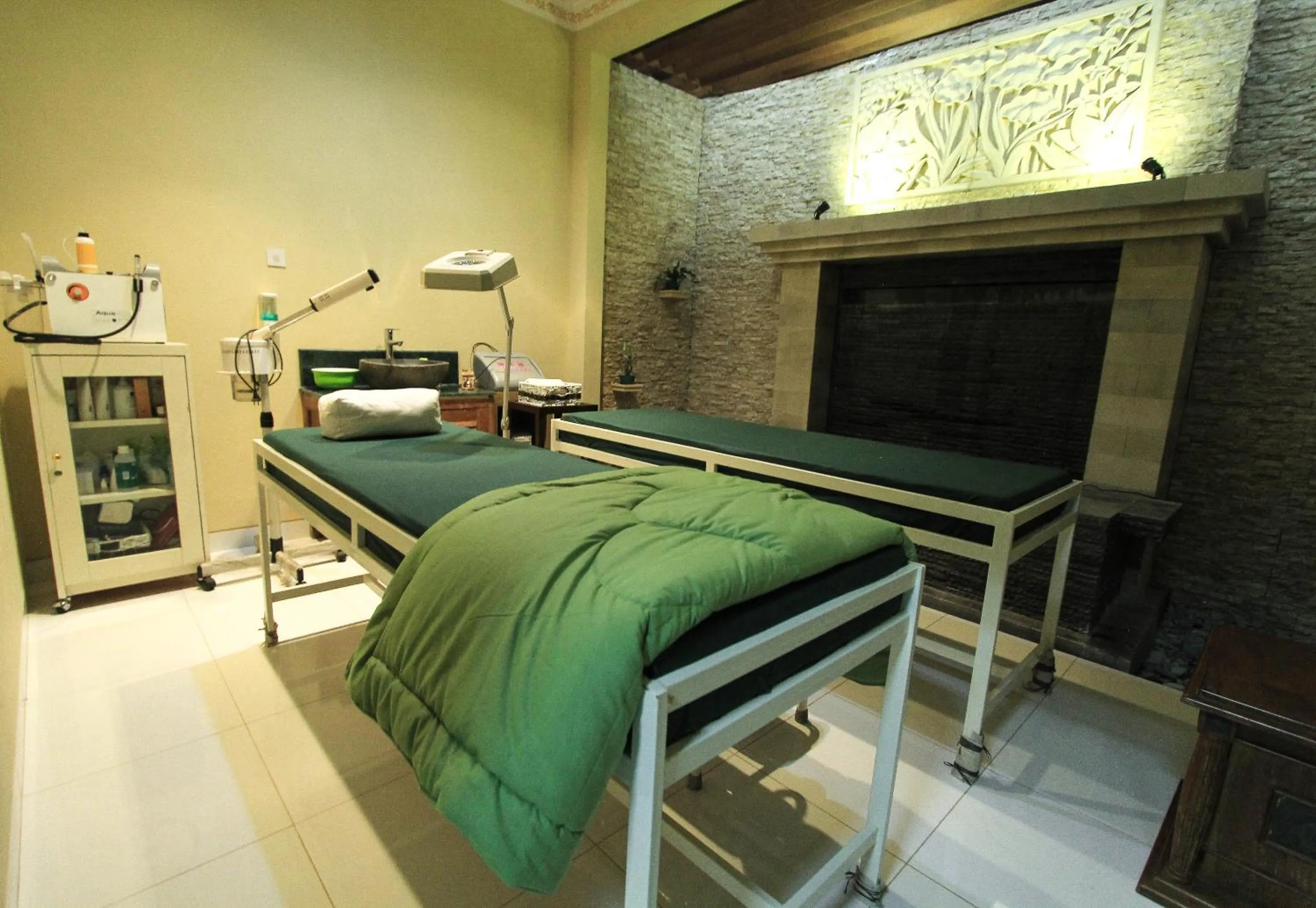 Area and facilities, Bed in Ndalem Nuriyyat Villa, Spa & Skin Care