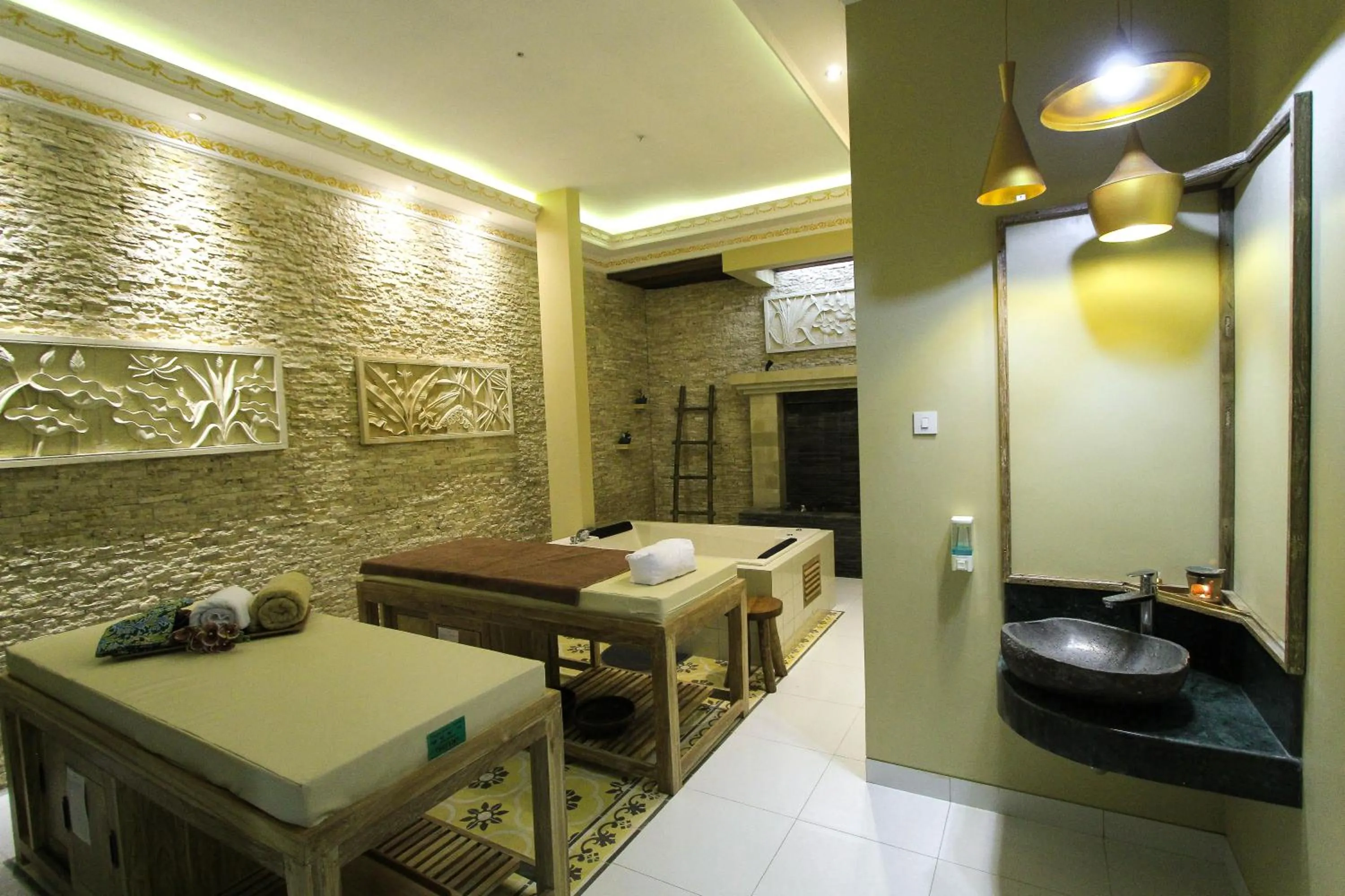Spa and wellness centre/facilities in Ndalem Nuriyyat Villa, Spa & Skin Care