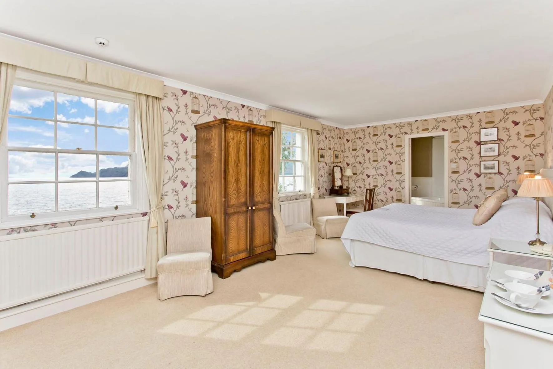 Bedroom, Bed in The Creggans Inn