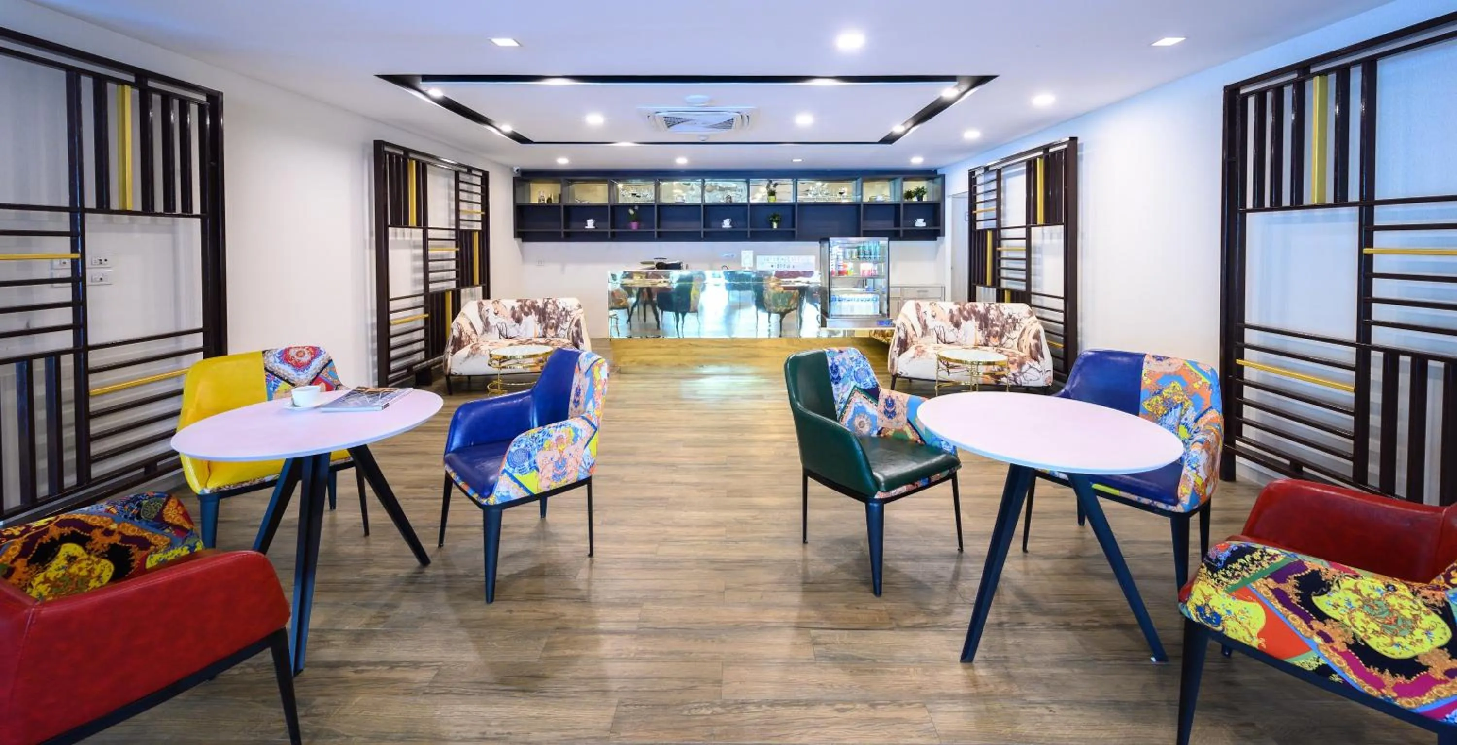 Restaurant/places to eat in IWISH Hotel