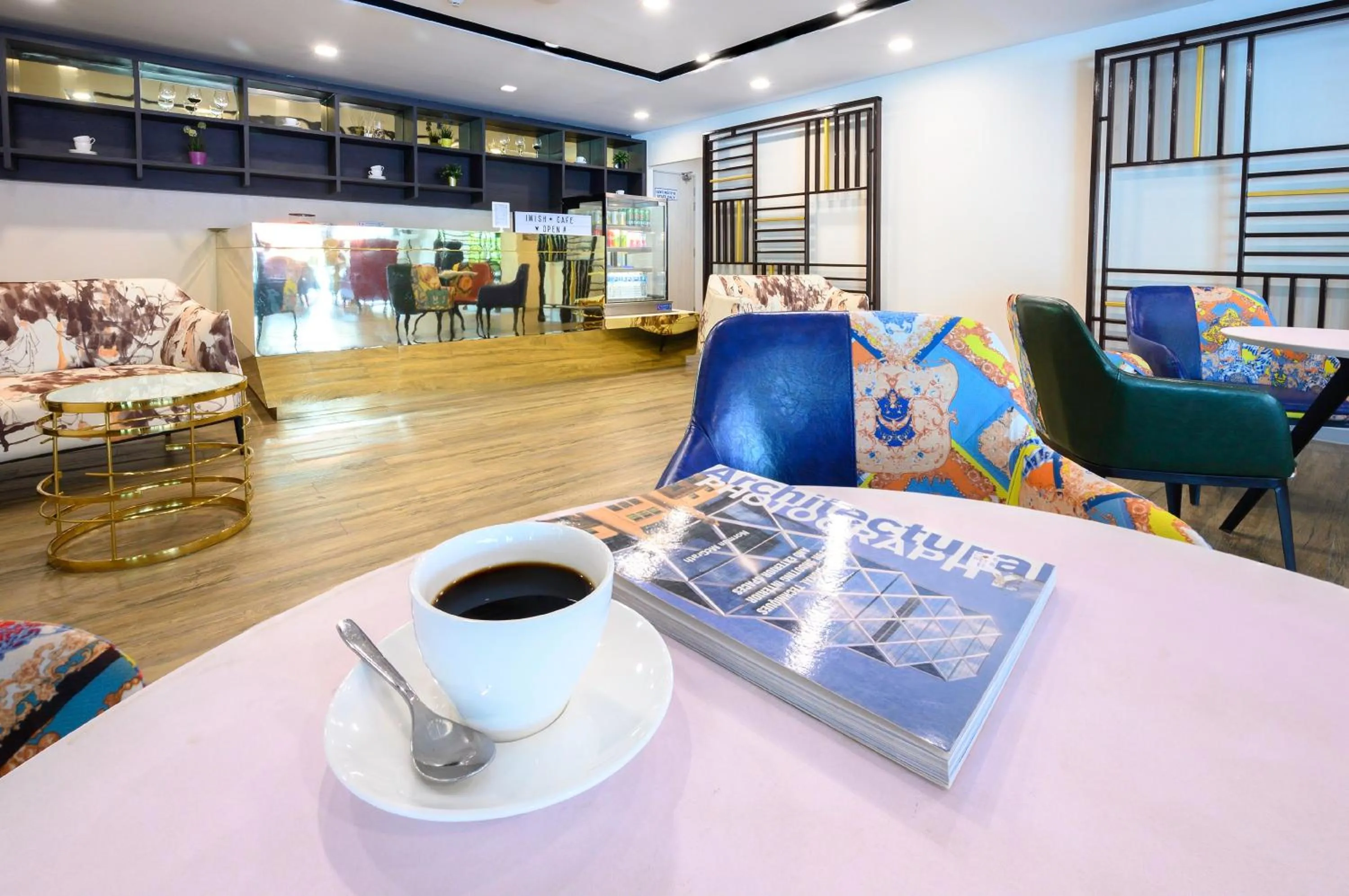 Lounge or bar in IWISH Hotel