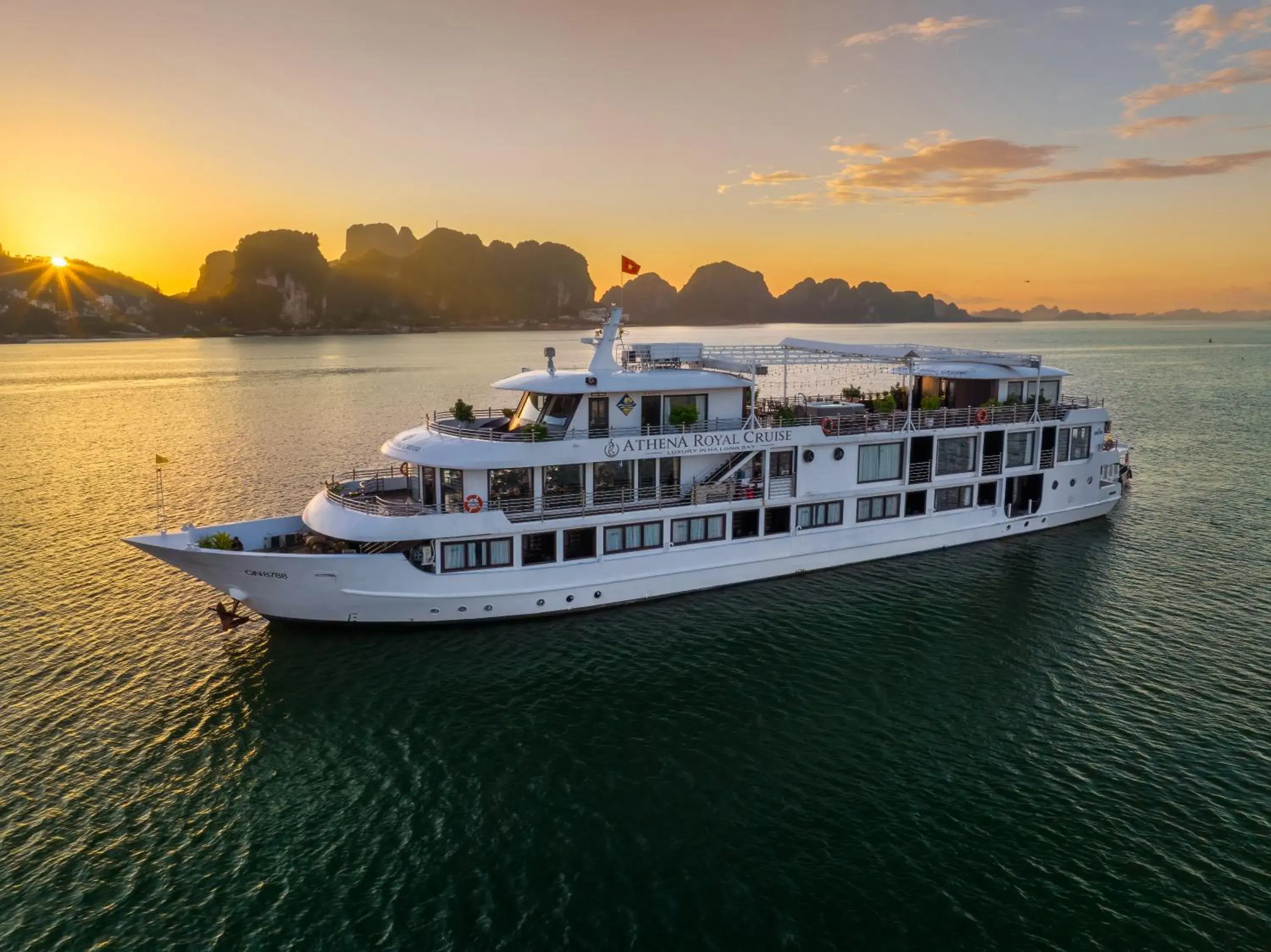 Athena Royal Cruise - Luxury in Halong Bay Athena Royal Cruise - Luxury in Halong Bay