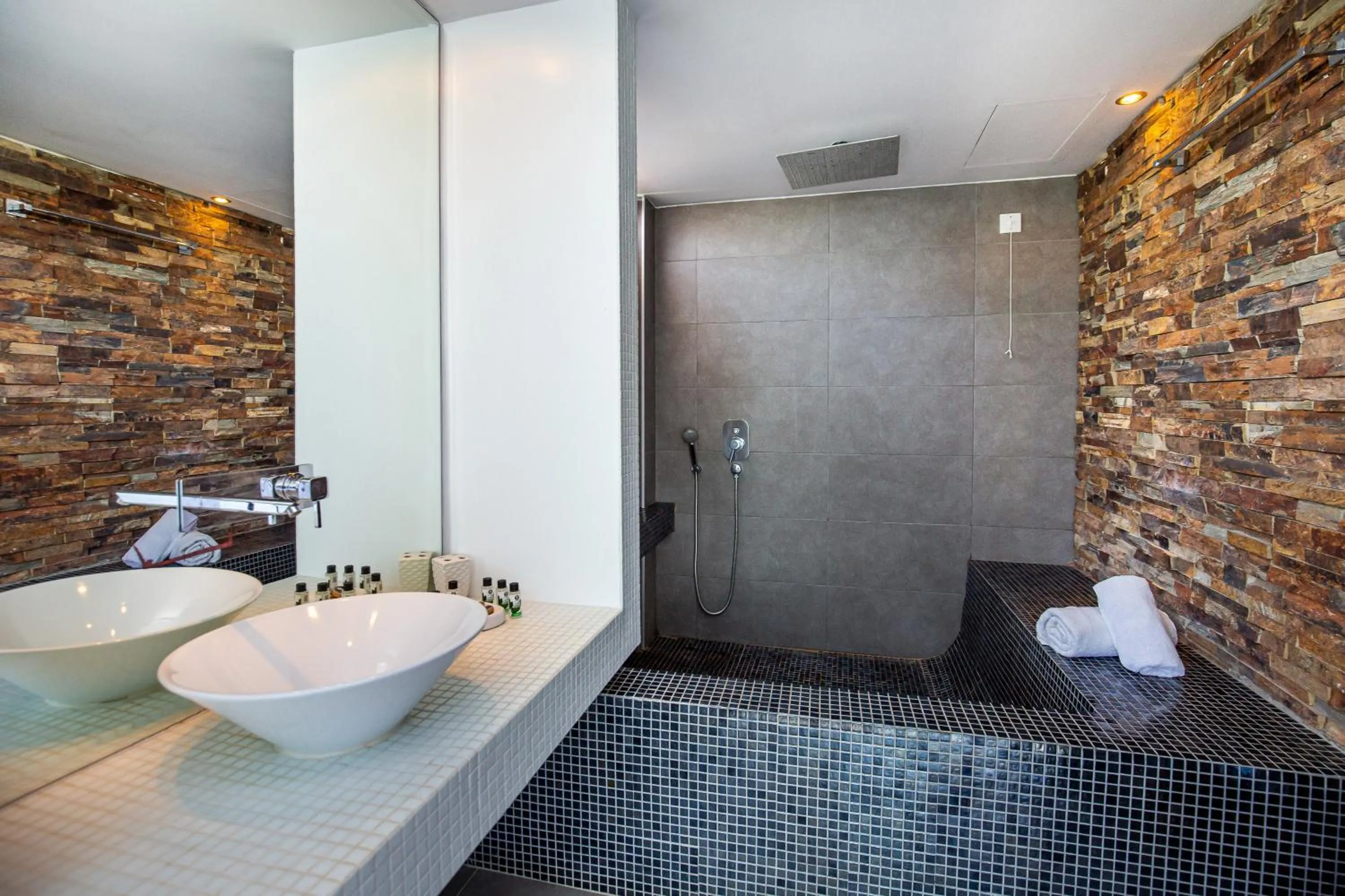 Bathroom in Kamari Beach Hotel