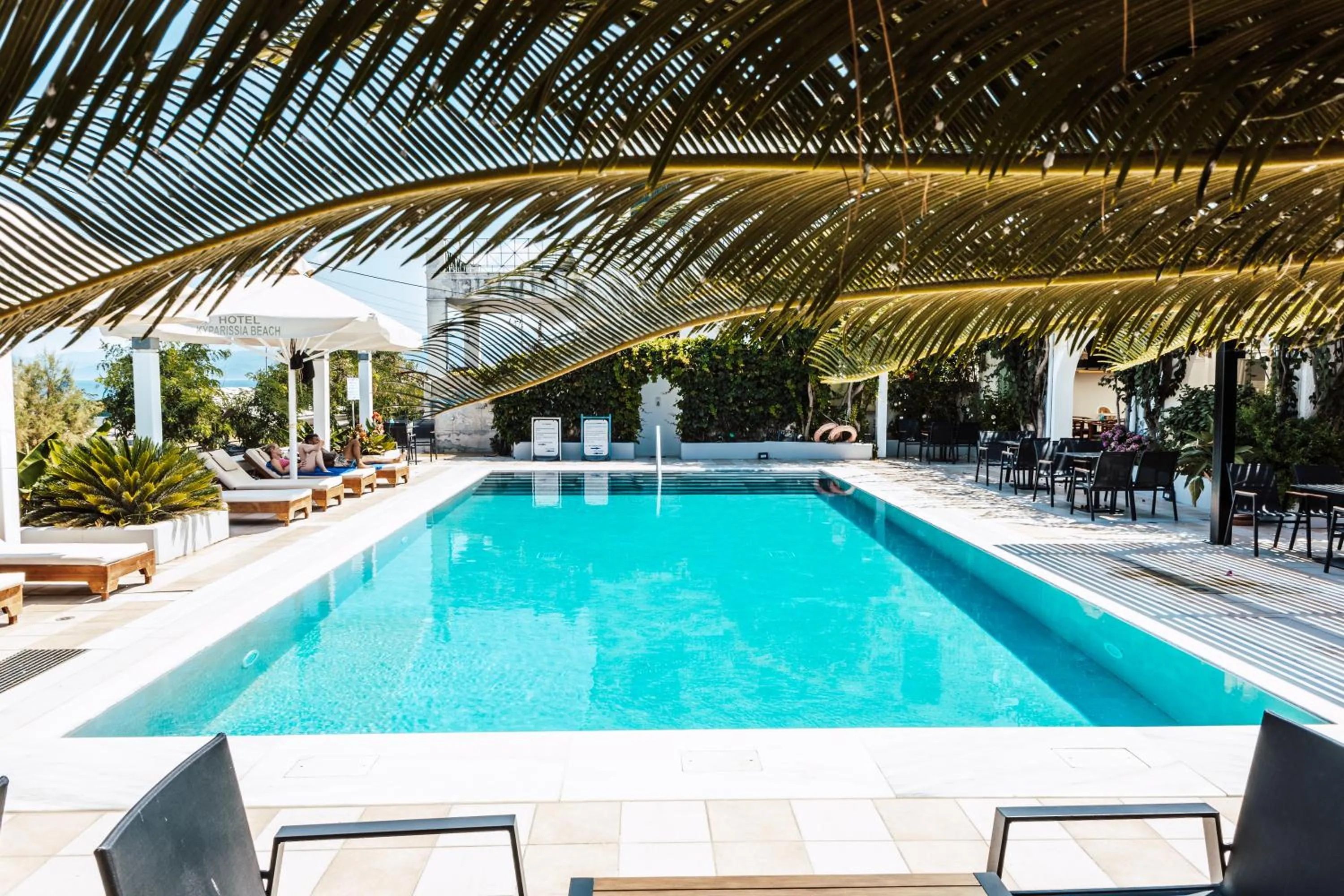 Swimming pool in Kyparissia Beach Hotel