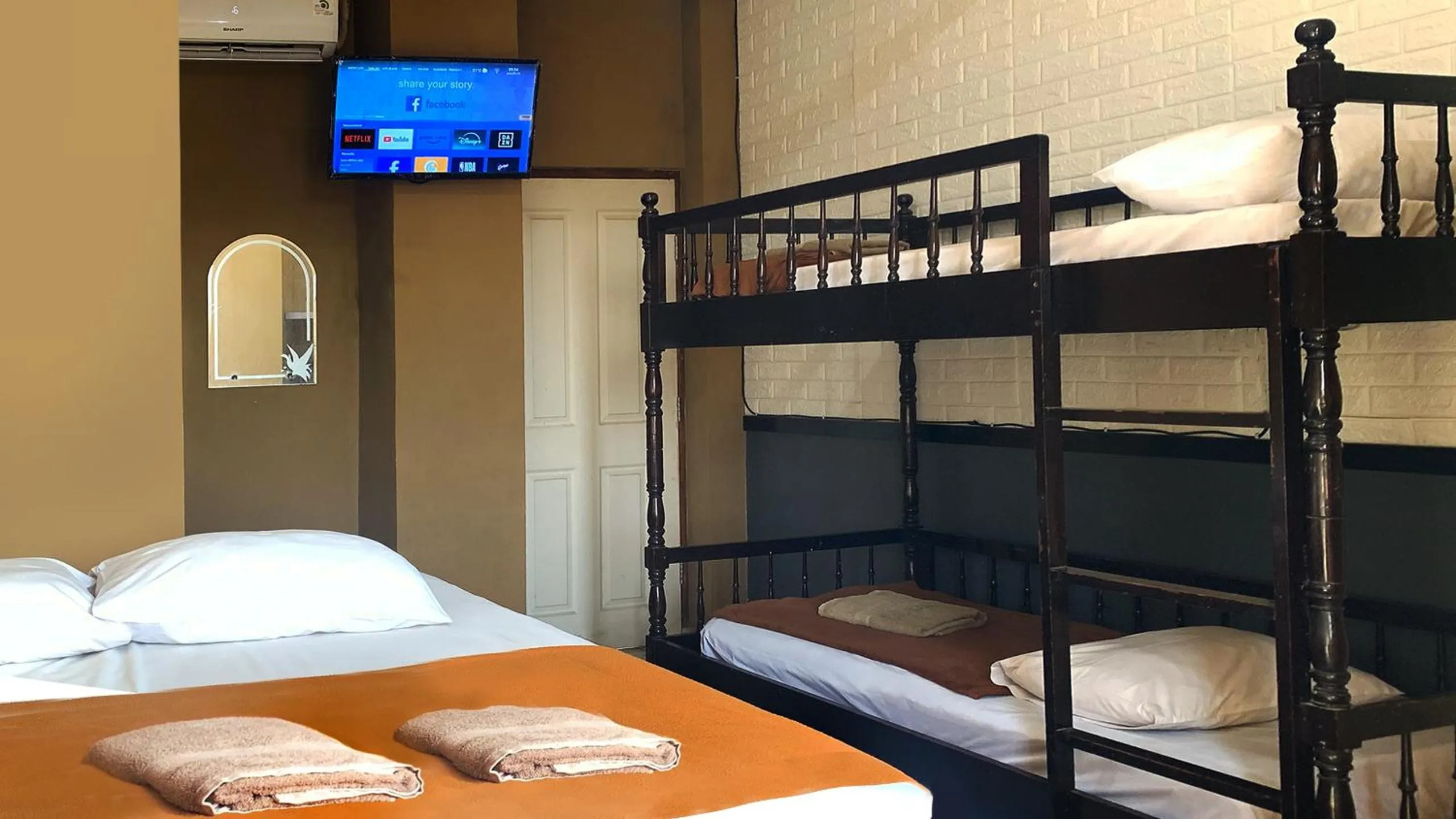 Bed in Omah Pelem Syariah