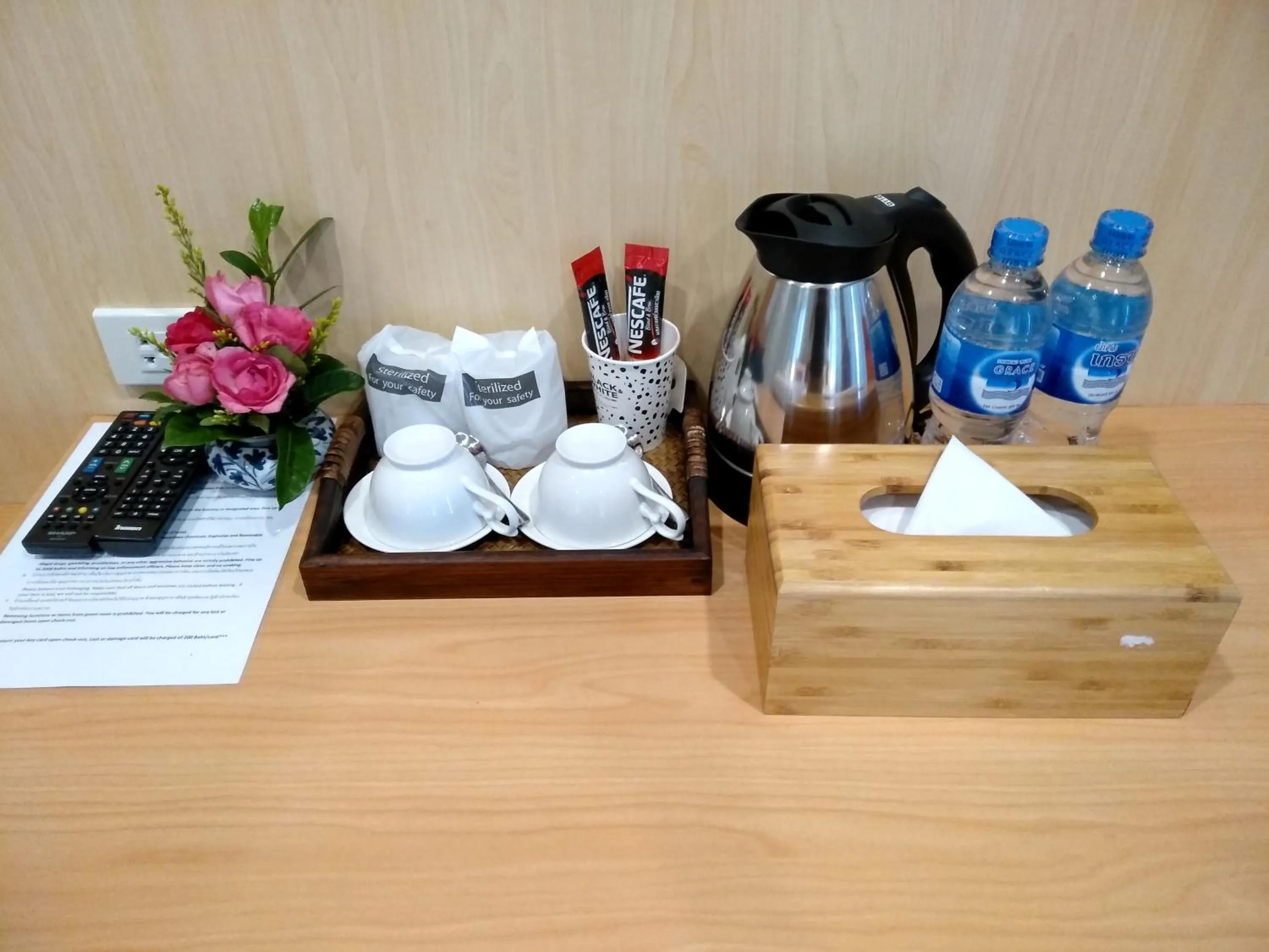 Coffee/tea facilities in De Loft Hotel