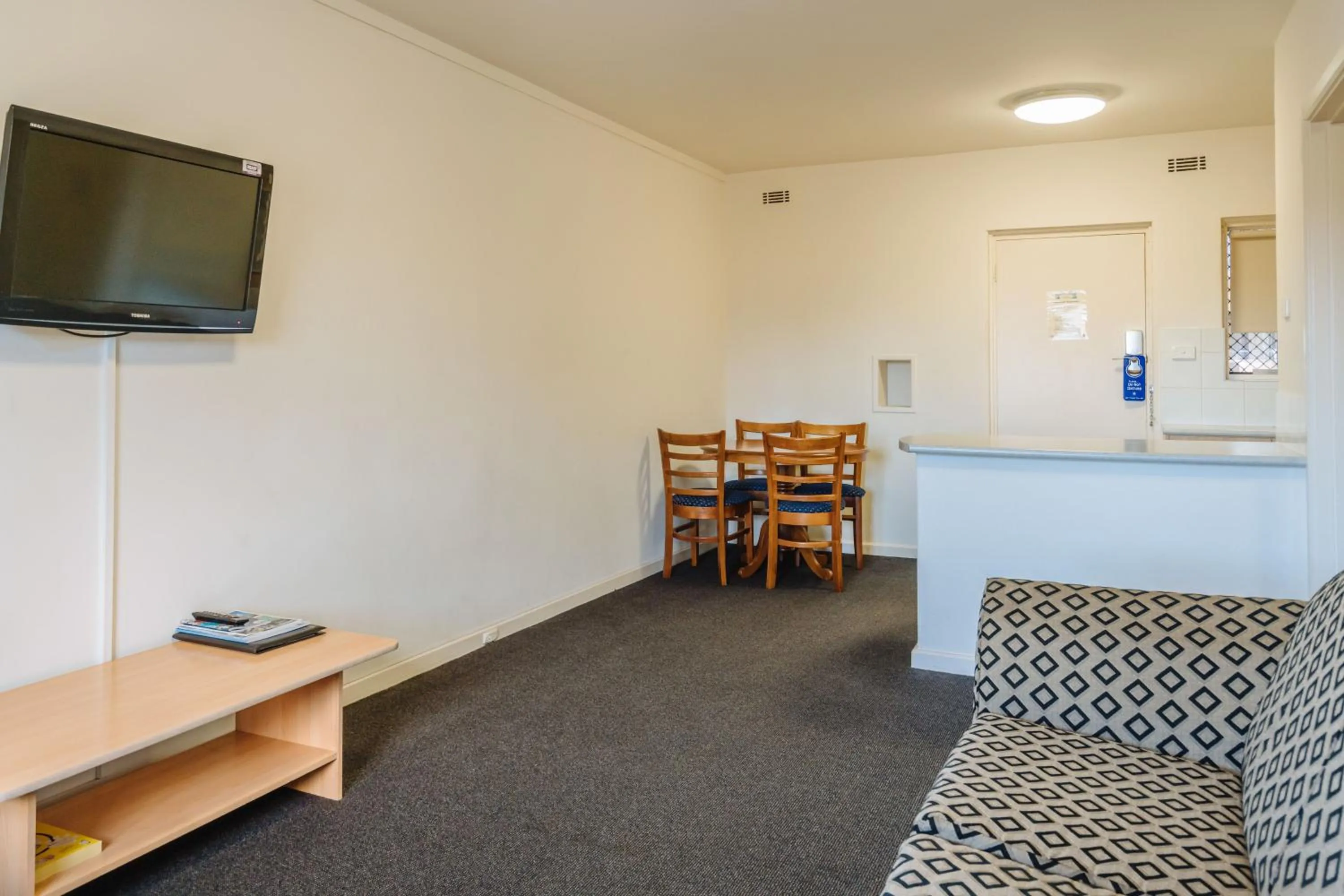 TV and multimedia in Canning Bridge Auto Lodge