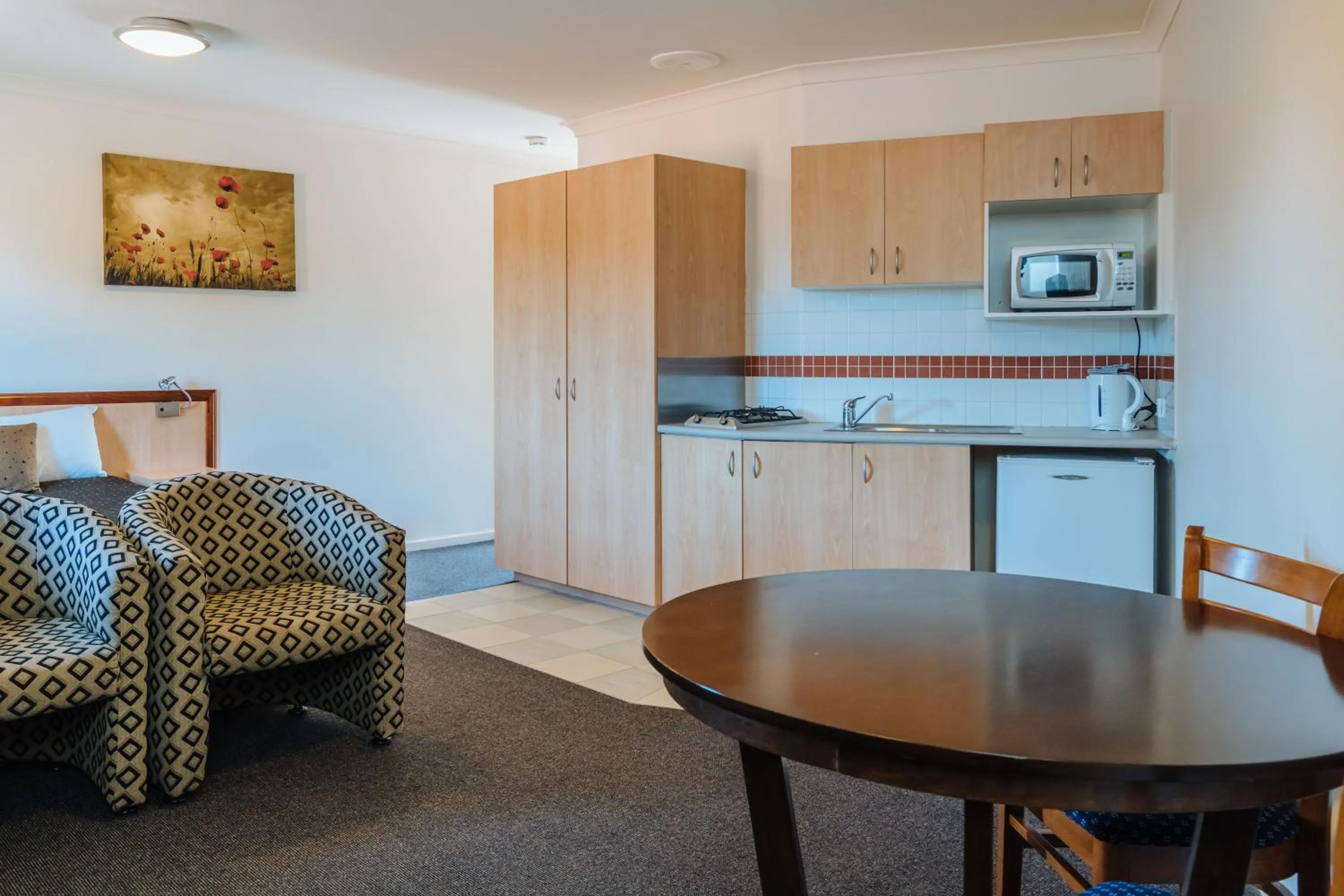 Kitchen or kitchenette in Canning Bridge Auto Lodge