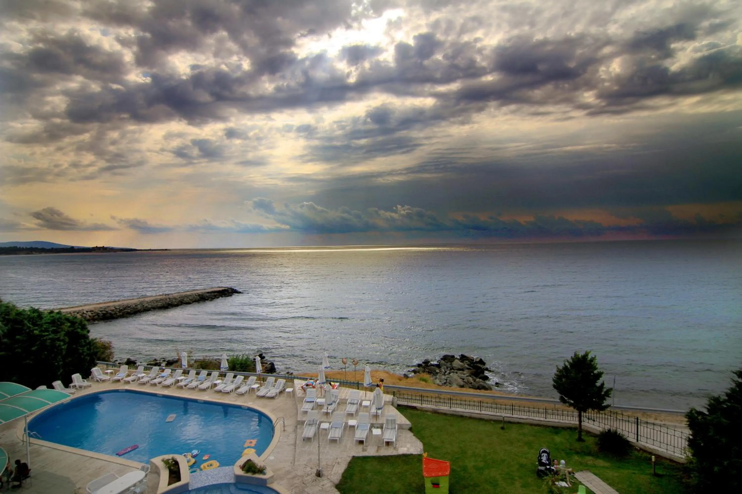 Pool view in Peter Hotel