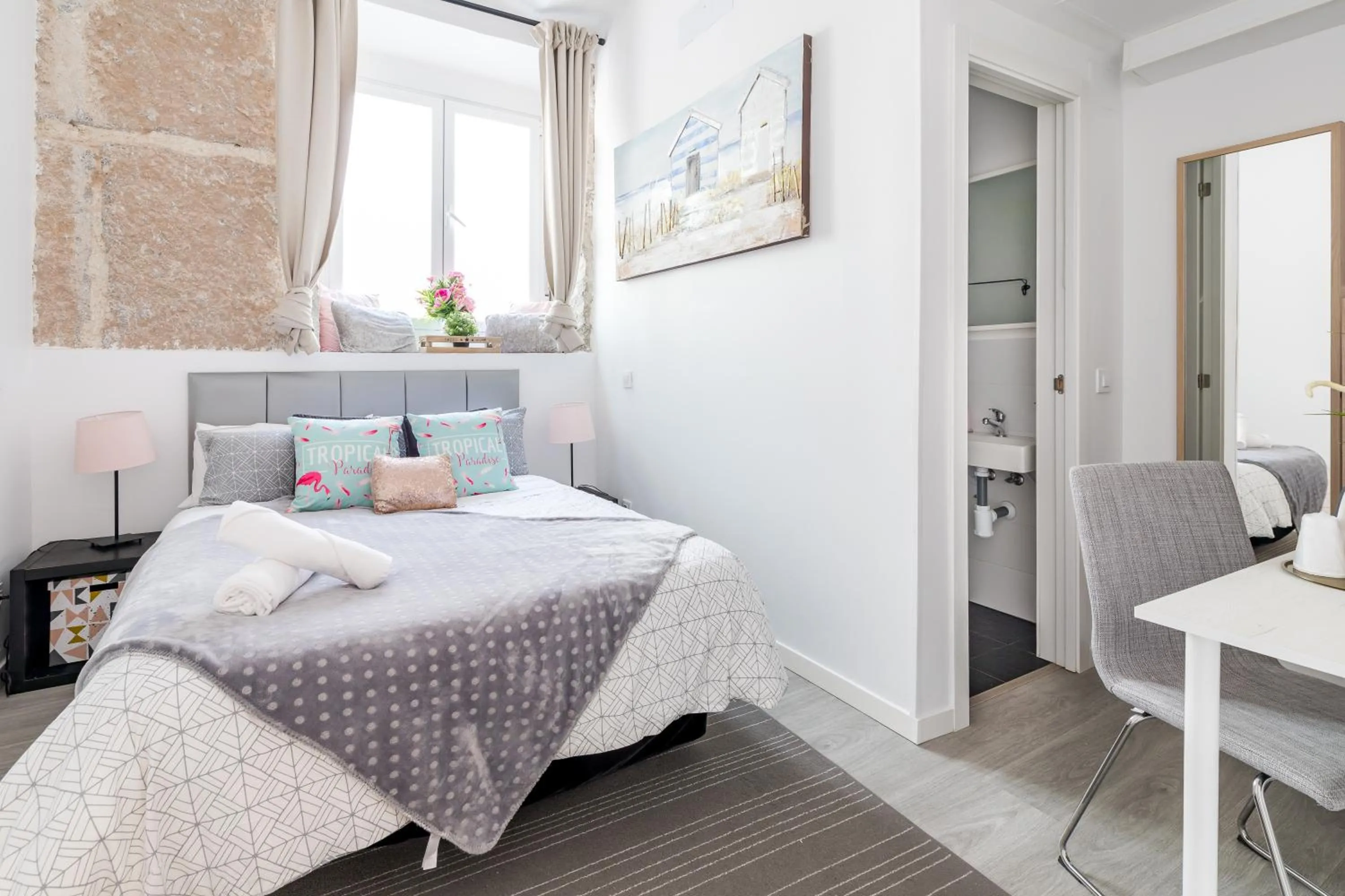 Bed in AYZ Juan de Mena - Auto check-in property