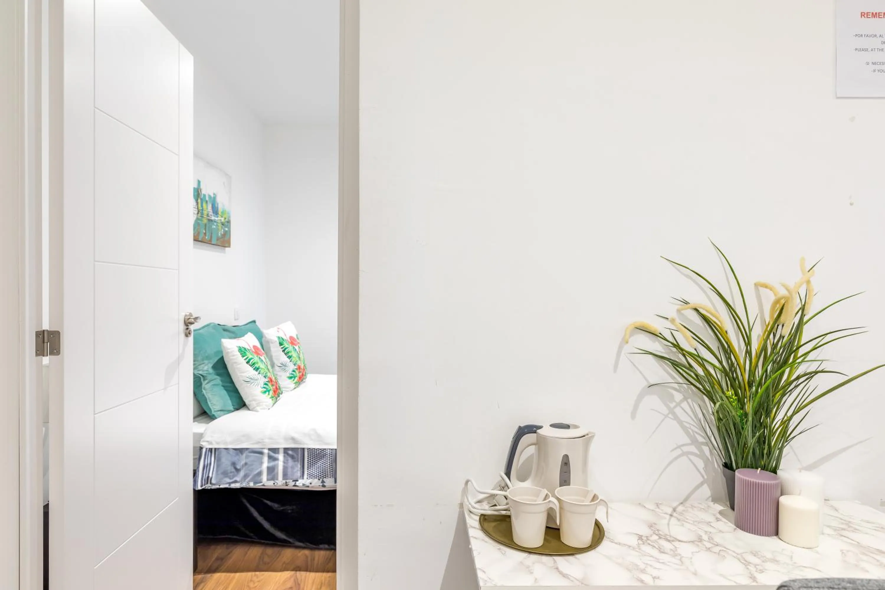 Bed in AYZ Juan de Mena - Auto check-in property