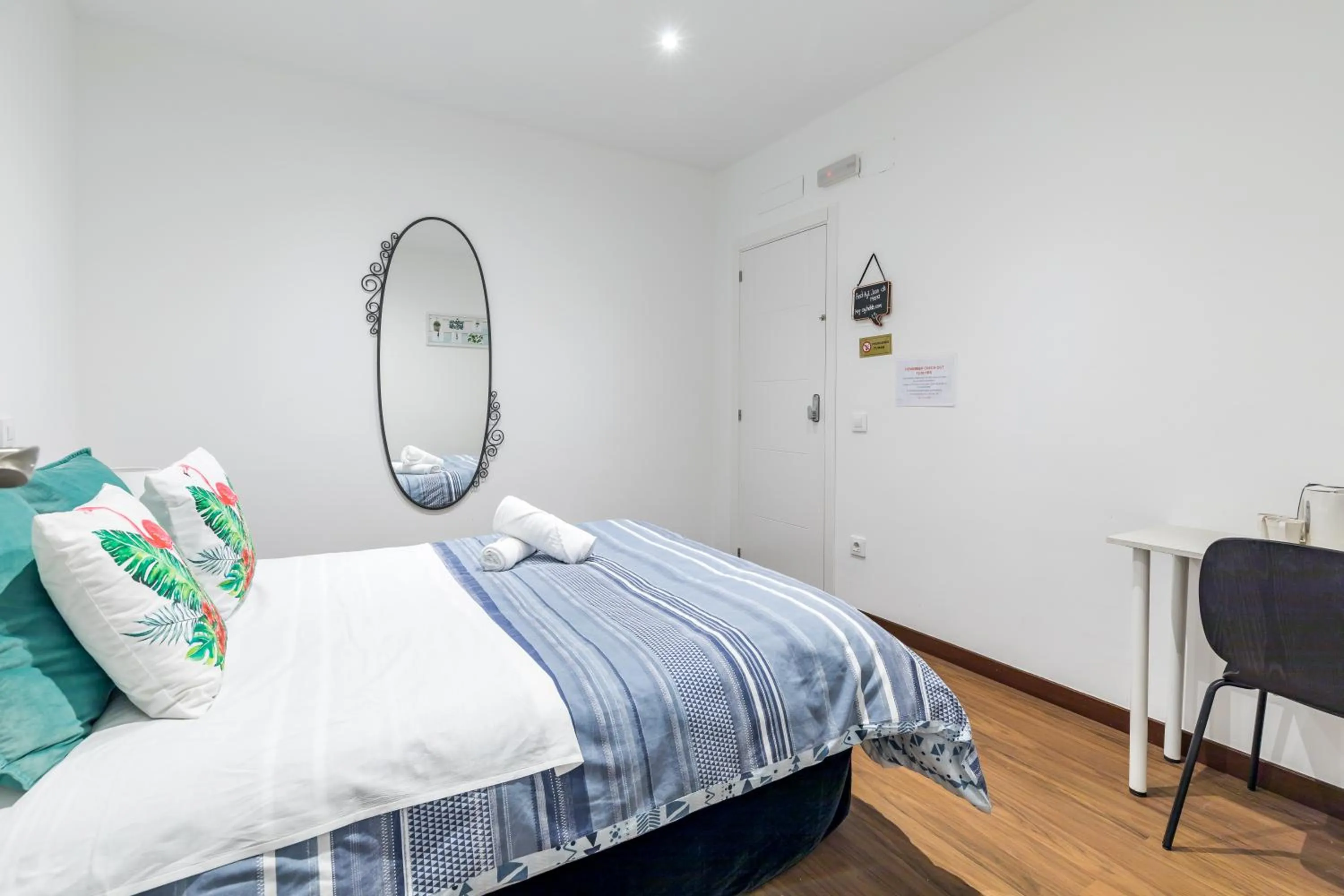 Bed in AYZ Juan de Mena - Auto check-in property