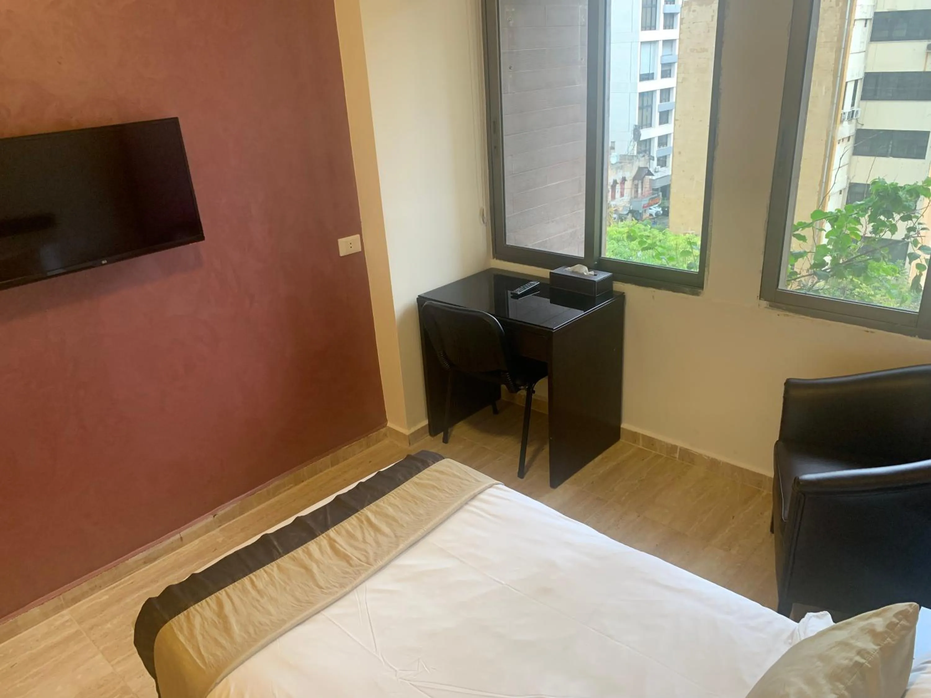 TV and multimedia, Bed in Bliss 3000 Furnished Studios