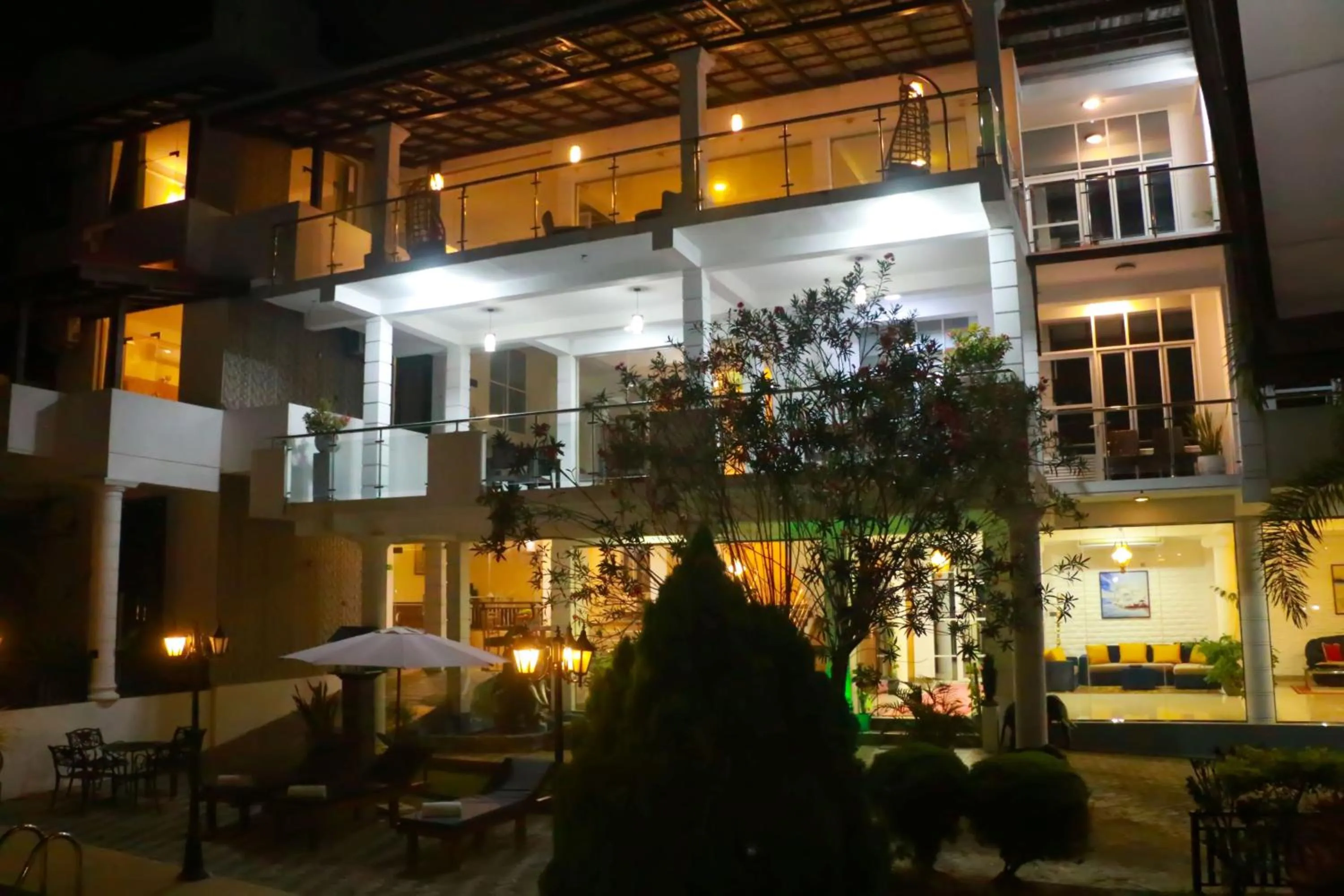 Property building in Queens Beach Hotel